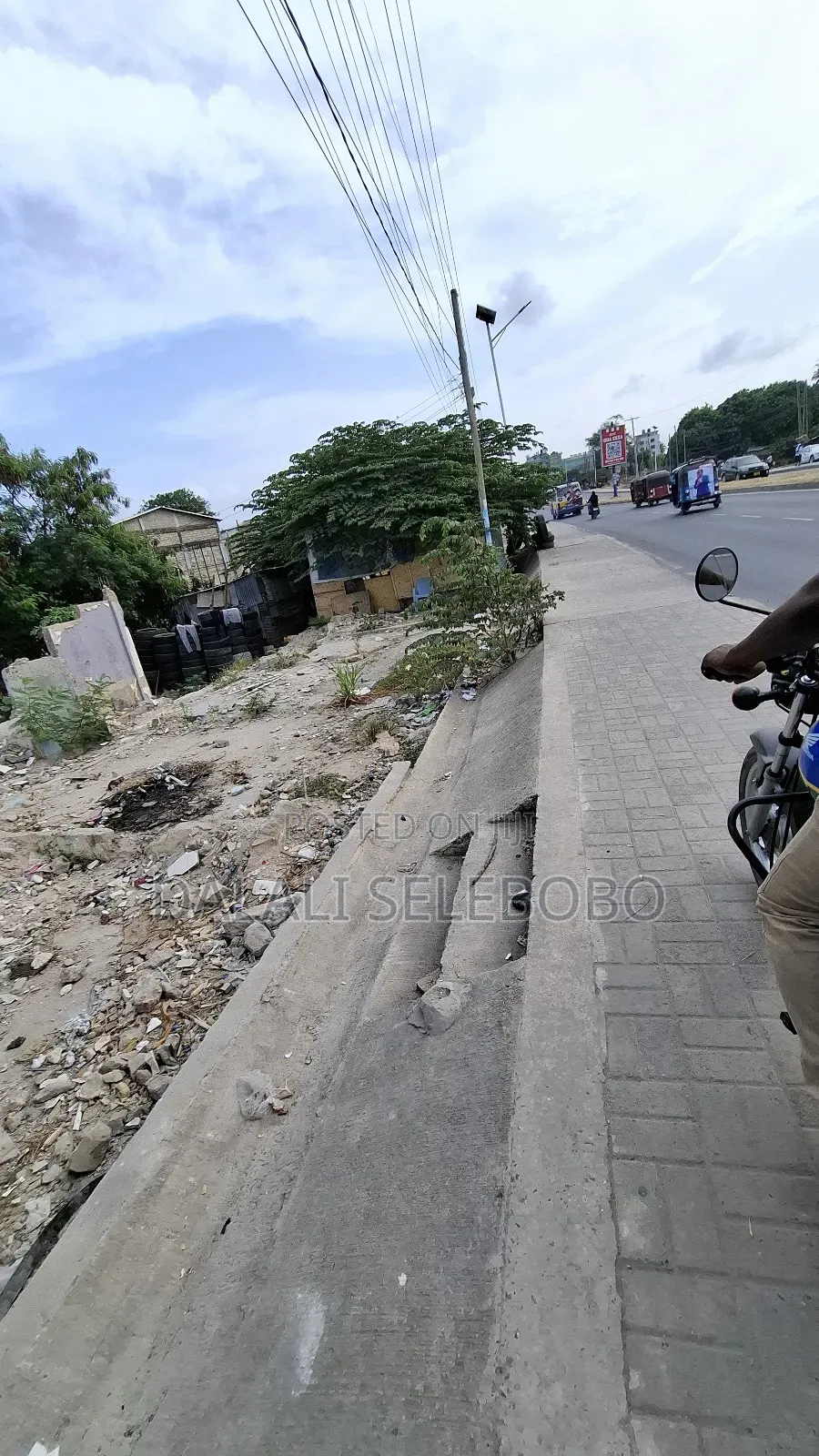 Plot 4 Investment Frem It Look Tarmac in Kinondoni