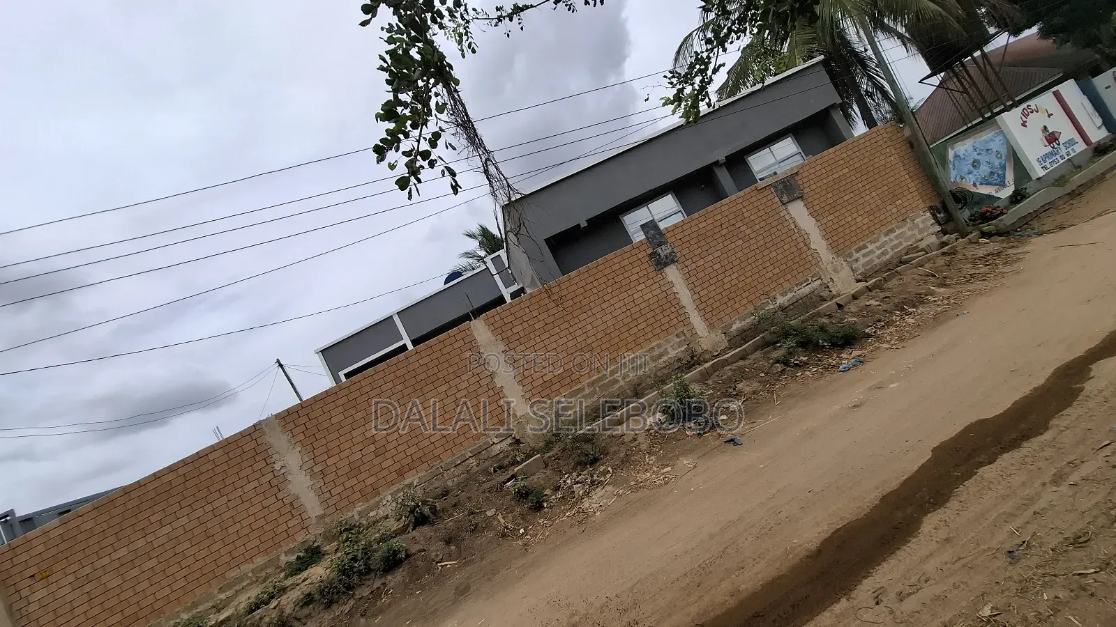6bdrm Apartment in Madale Atlasi, Kinondoni for sale in Kinondoni