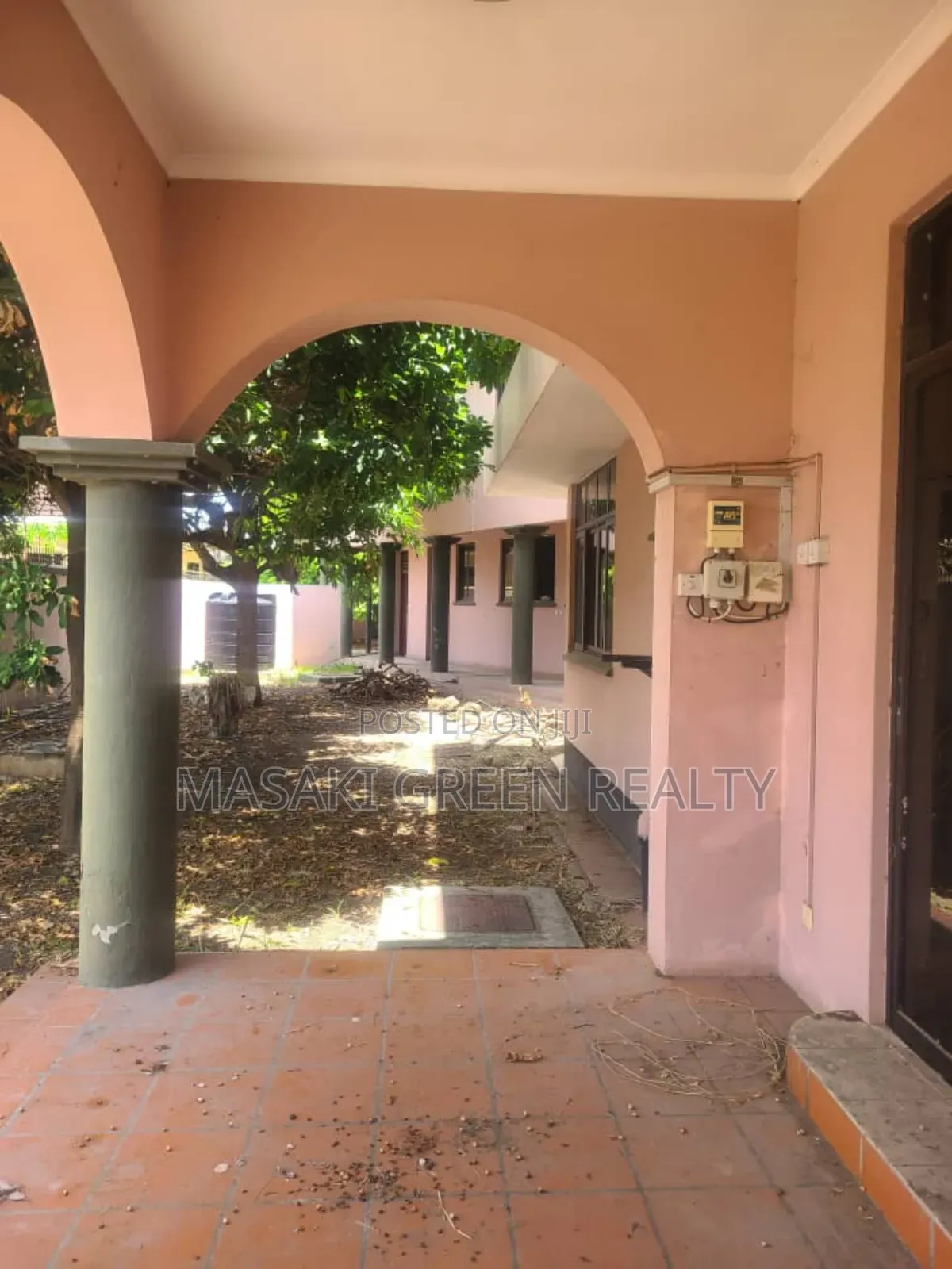 8bdrm House in Reagent Estate, Mbezi Beach for sale in Mbezi Beach