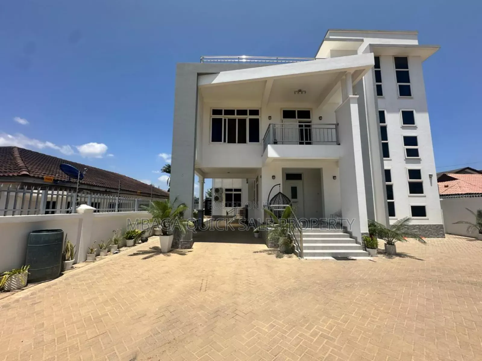 8bdrm House in Mbezi Beach for rent in Mbezi
