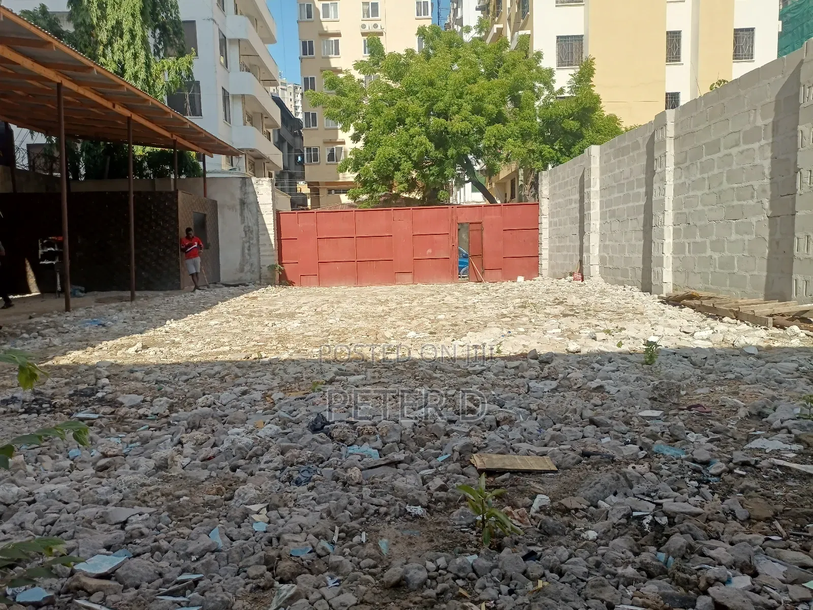 Eneo Kubwa Linakodishwa Kariakoo Ndani Ya Geti in Kariakoo
