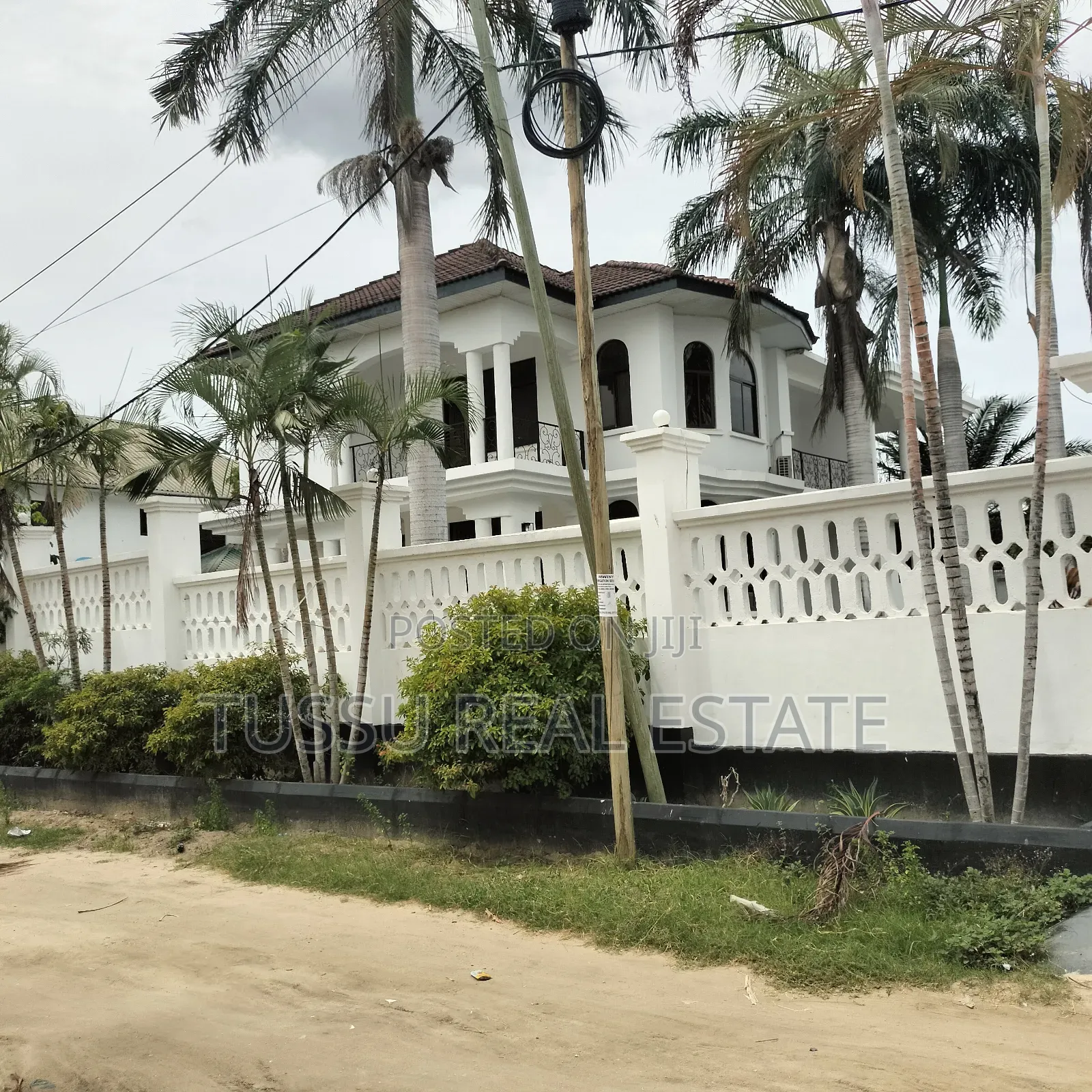 5bdrm House in Mbezibeach for sale in Mbezi Beach