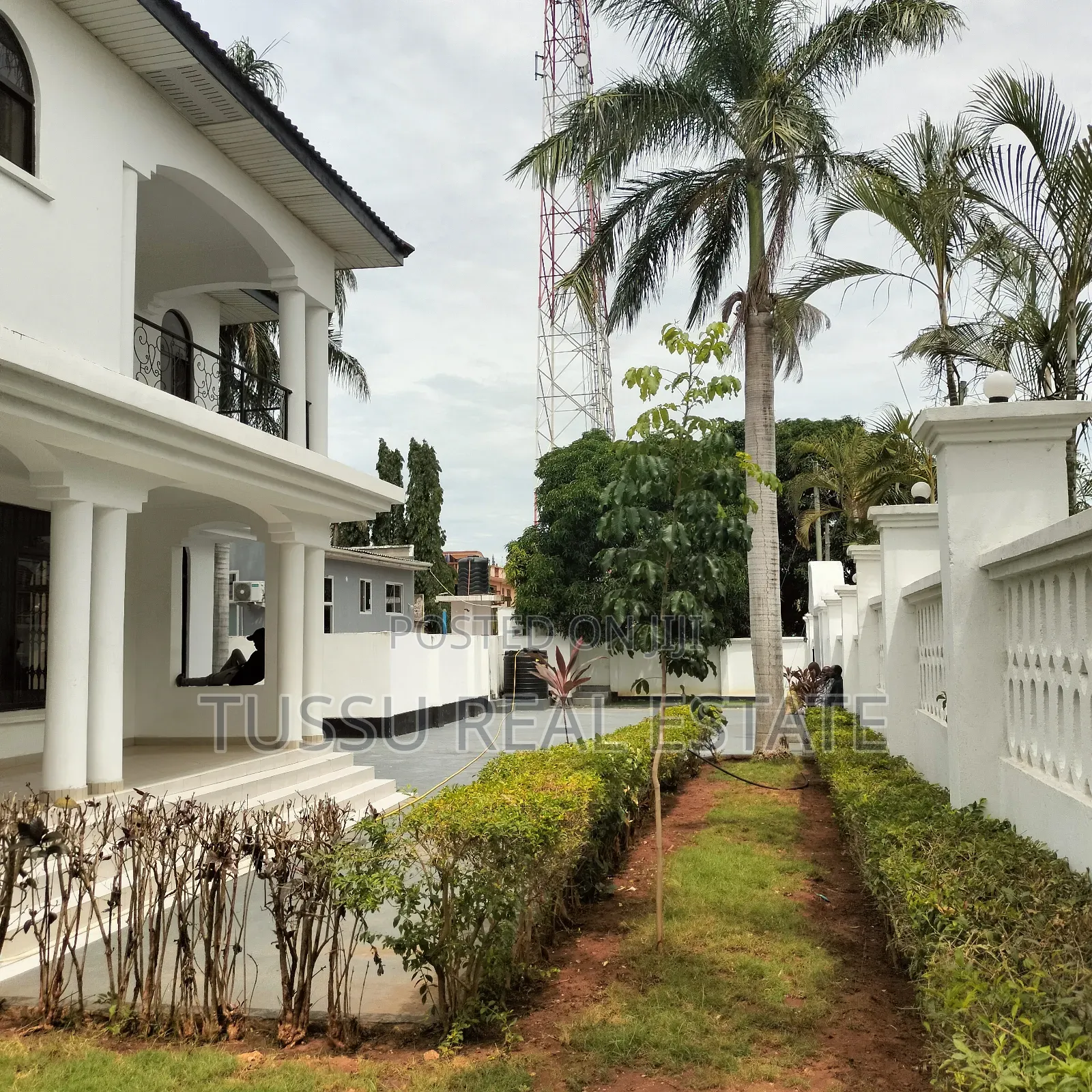 5bdrm House in Mbezibeach for sale in Mbezi Beach