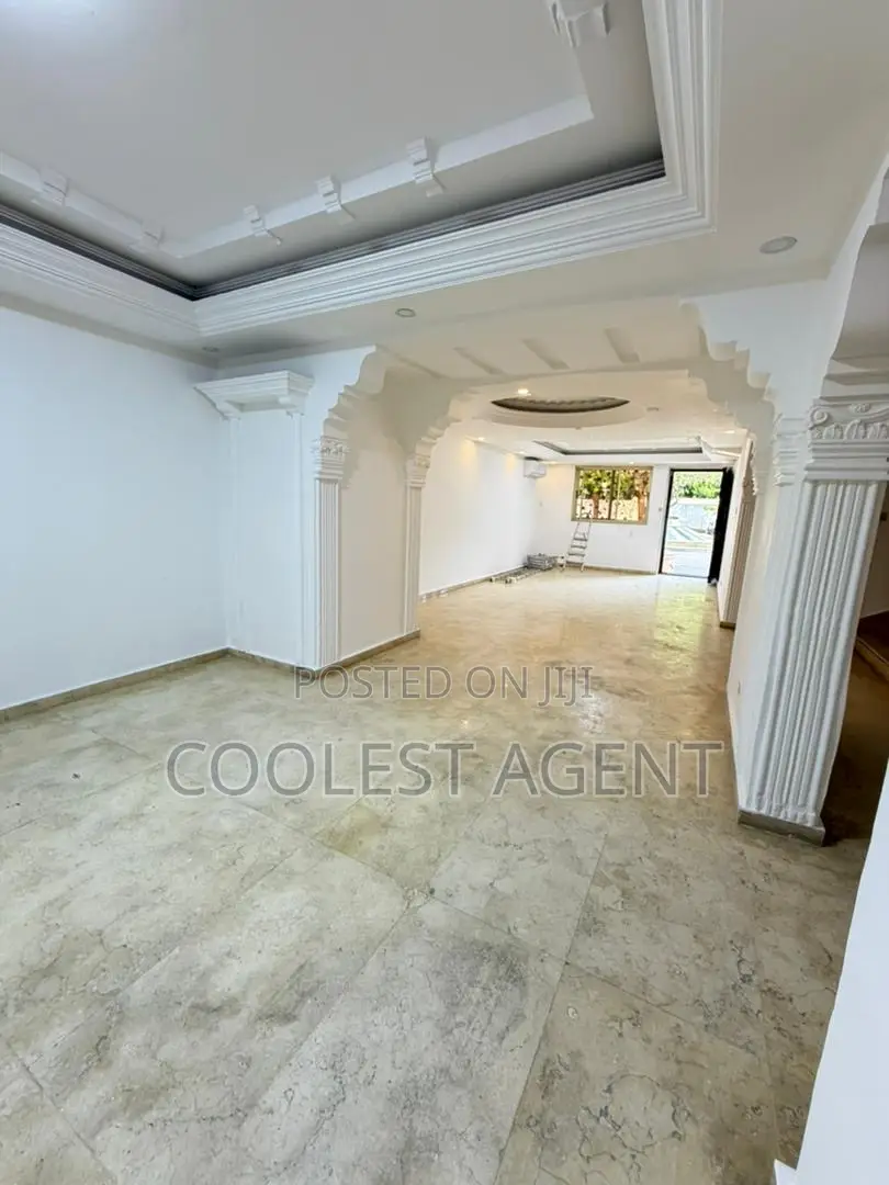20bdrm Villa in Coolest Estate, Masaki for rent in Masaki
