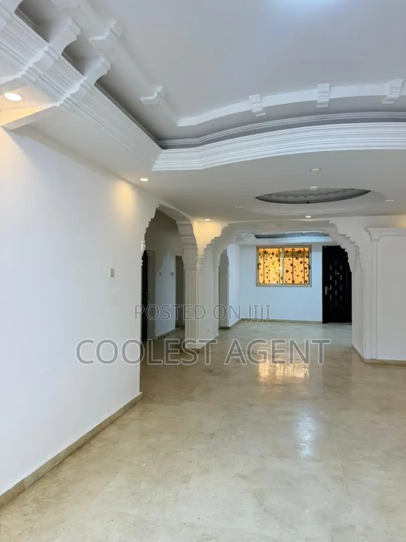 20bdrm Villa in Coolest Estate, Masaki for rent in Masaki