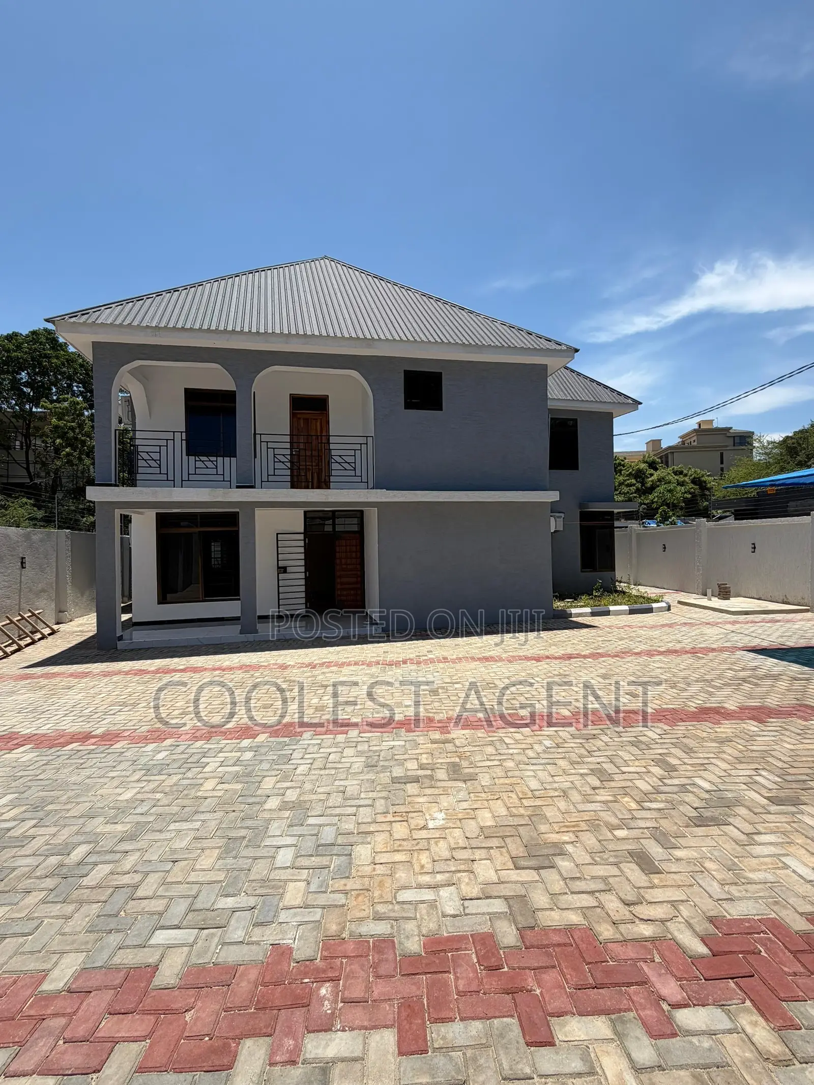 7bdrm Duplex in Coolest Estate, Oyster Bay for rent in Oyster Bay