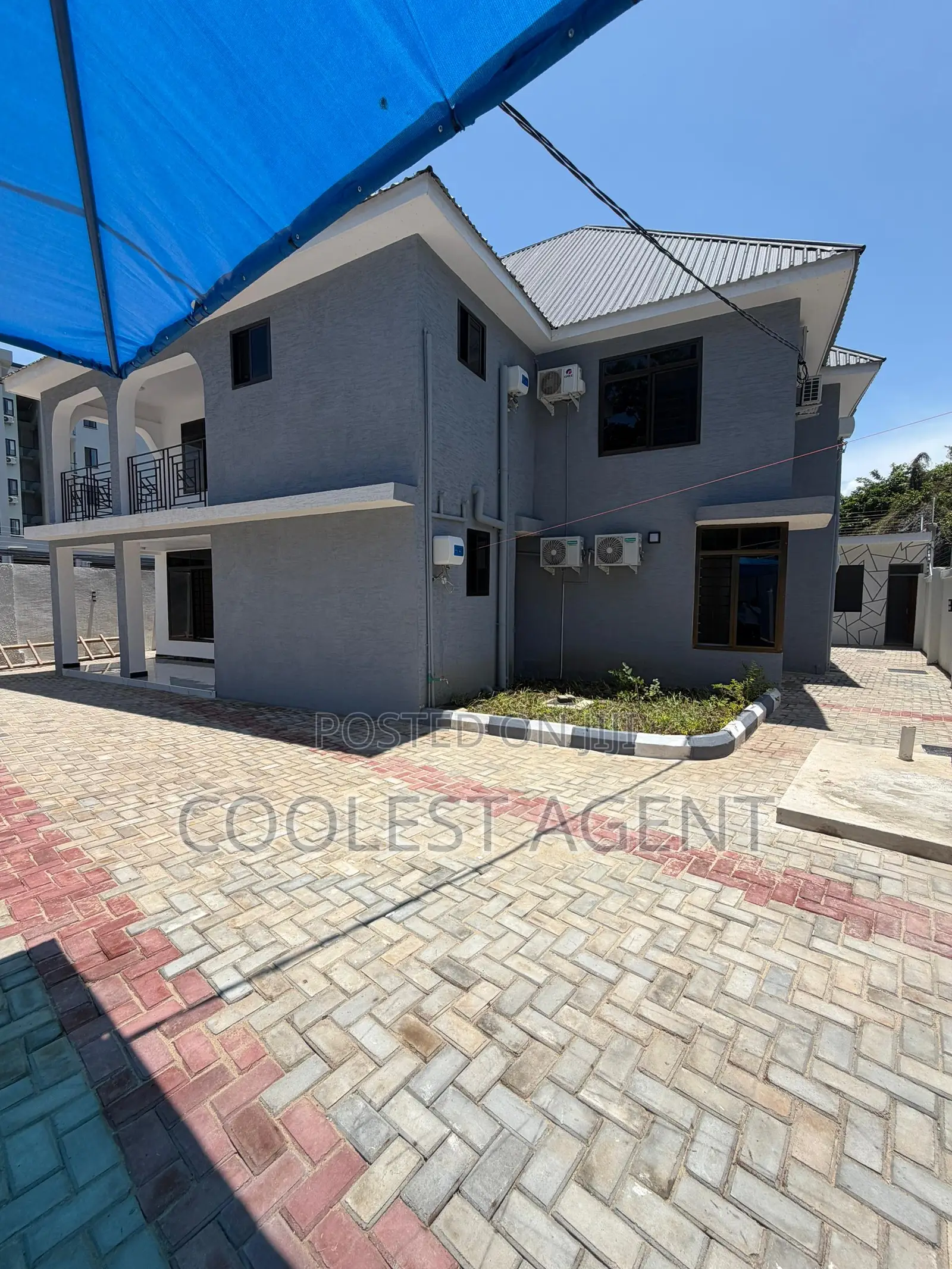 7bdrm Duplex in Coolest Estate, Oyster Bay for rent in Oyster Bay
