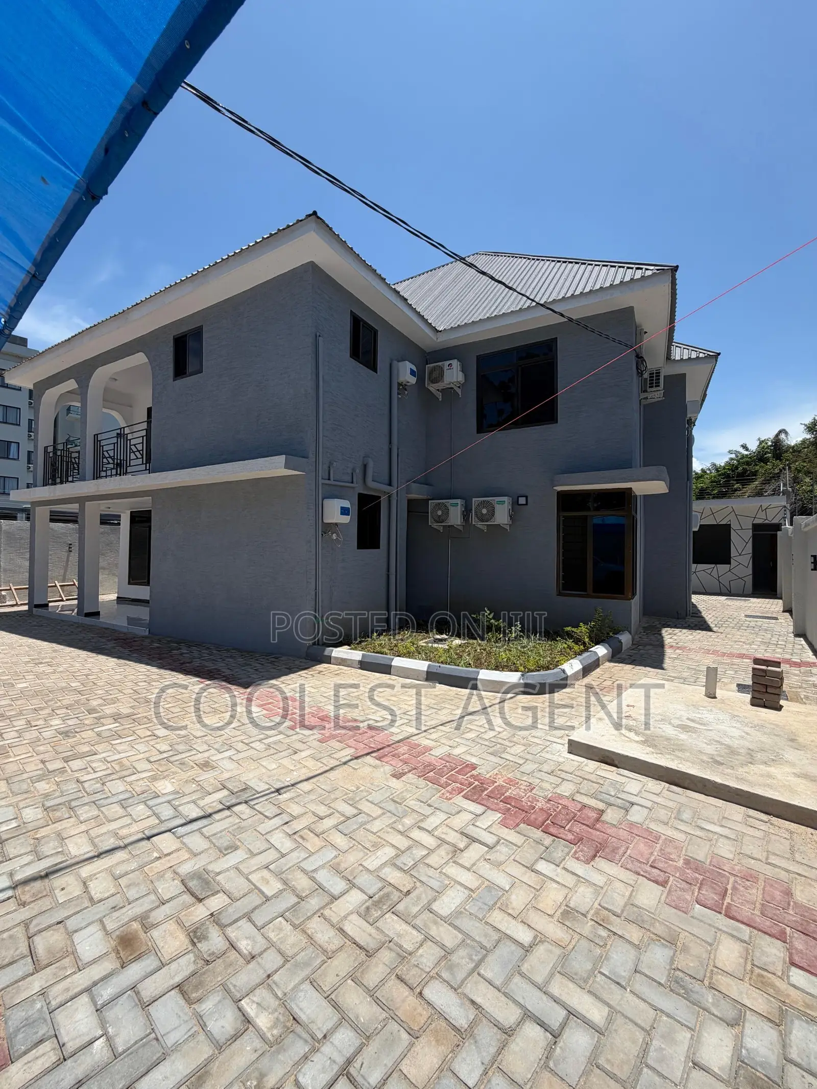 7bdrm Duplex in Coolest Estate, Oyster Bay for rent in Oyster Bay