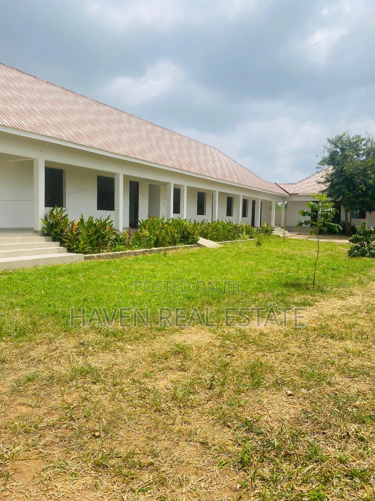 Shule Inauzwa Mapinga in Kiromo