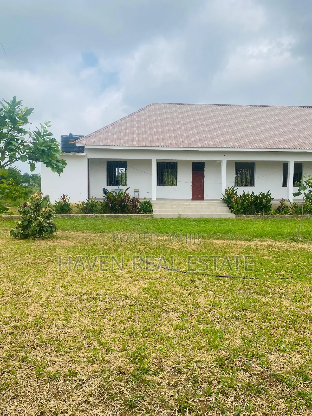 Shule Inauzwa Mapinga in Kiromo