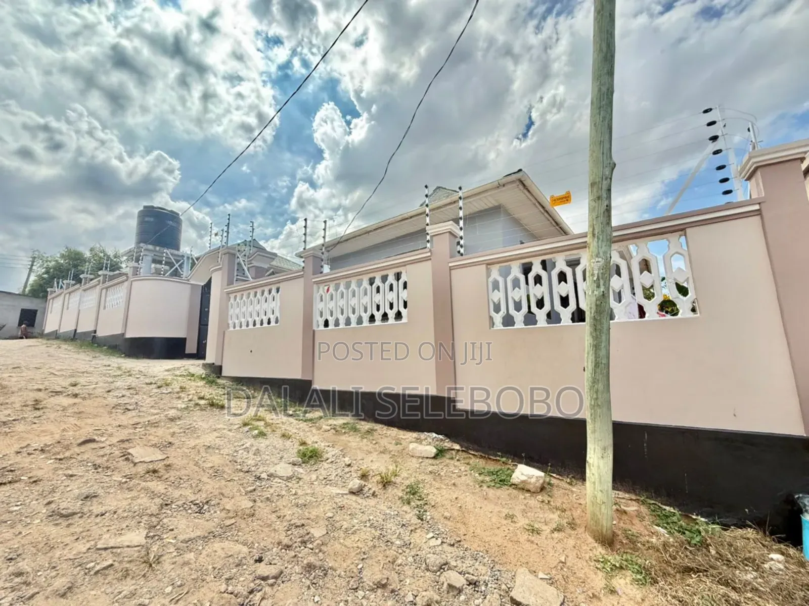 6bdrm Bungalow in Salasala, Kinondoni for sale in Kinondoni
