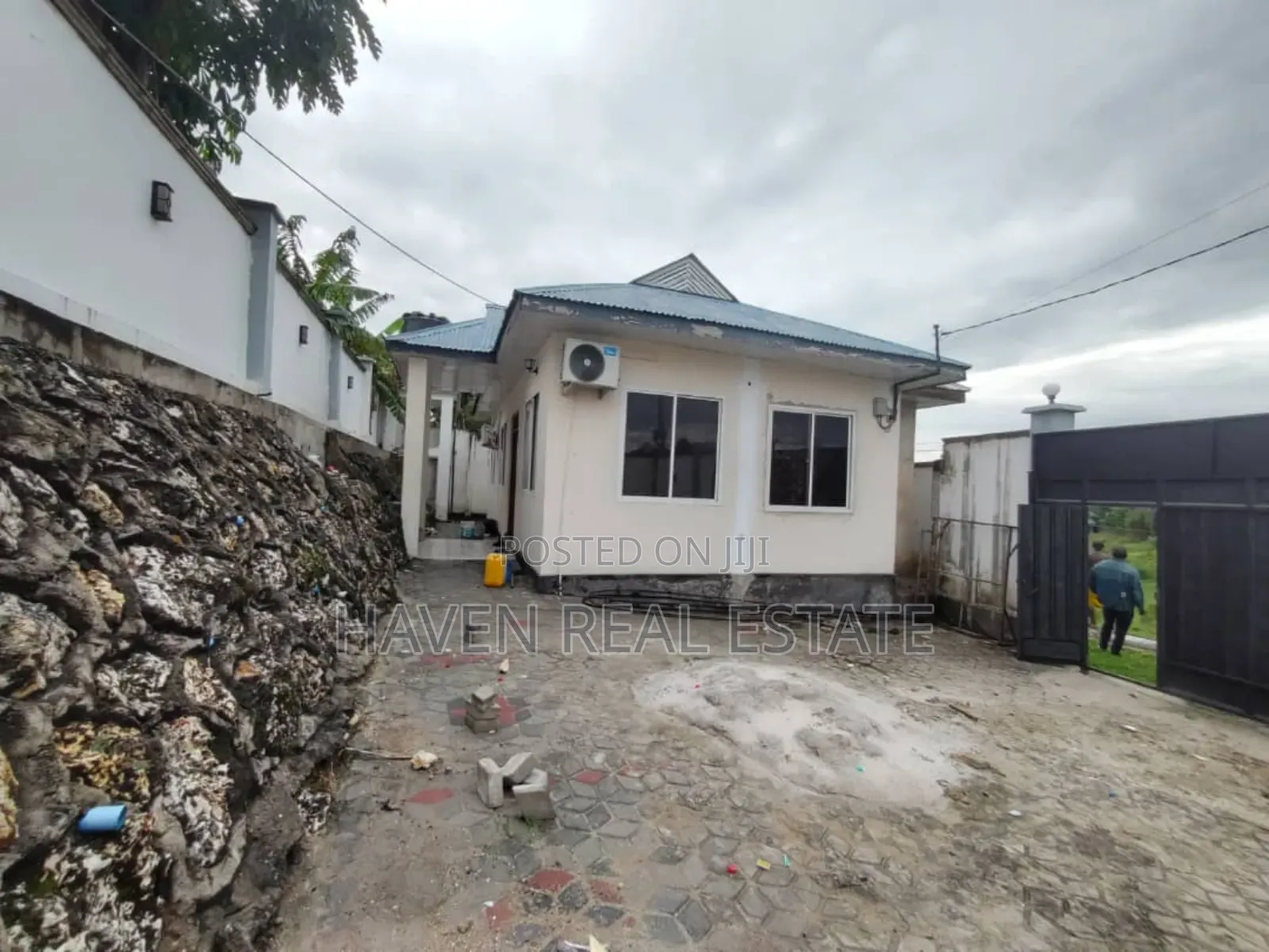 3bdrm House in Mbezi for sale in Mbezi