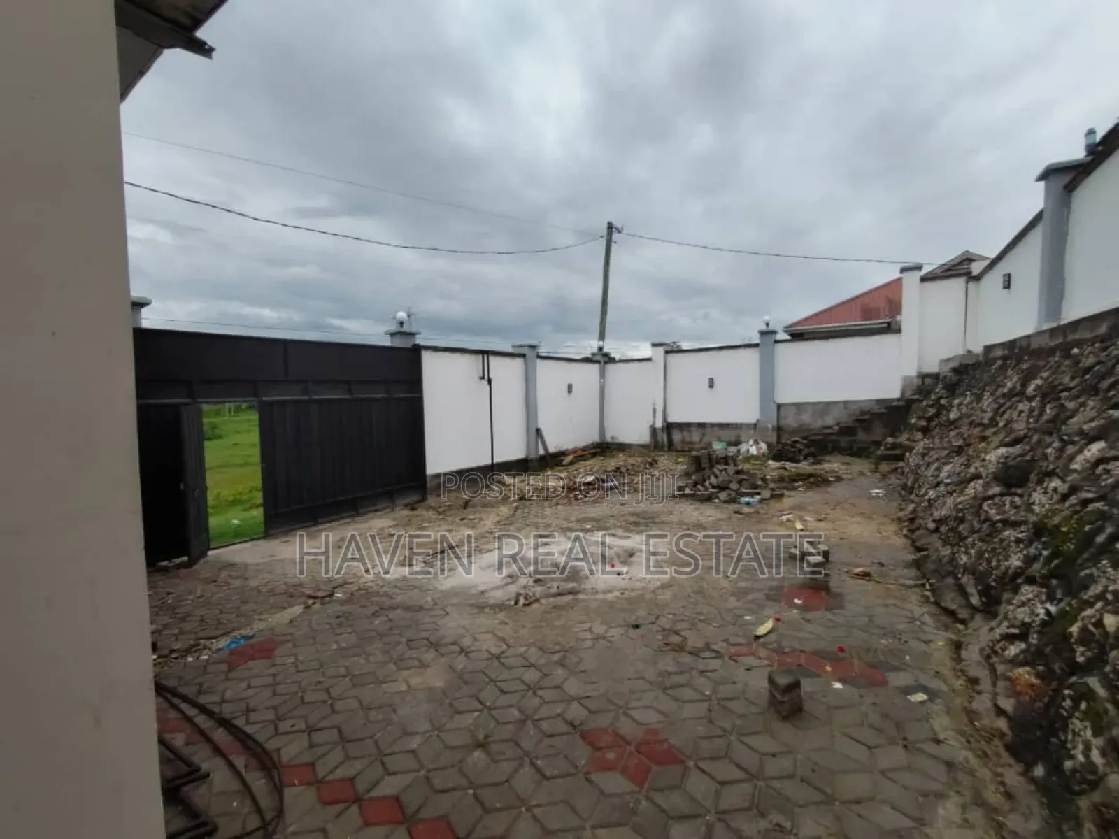 3bdrm House in Mbezi for sale in Mbezi