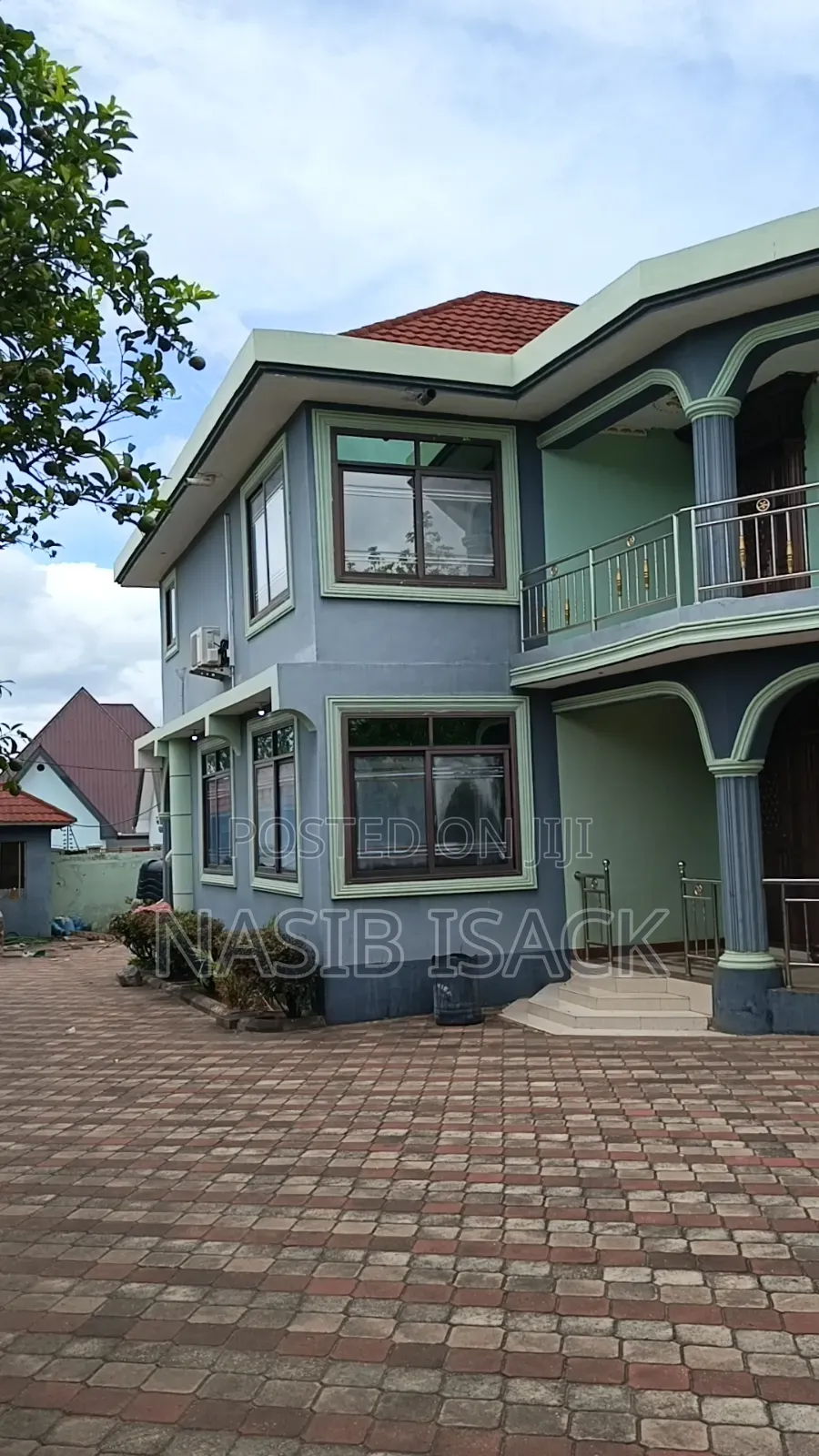 Furnished 7bdrm House in Mkolani for sale in Mkolani