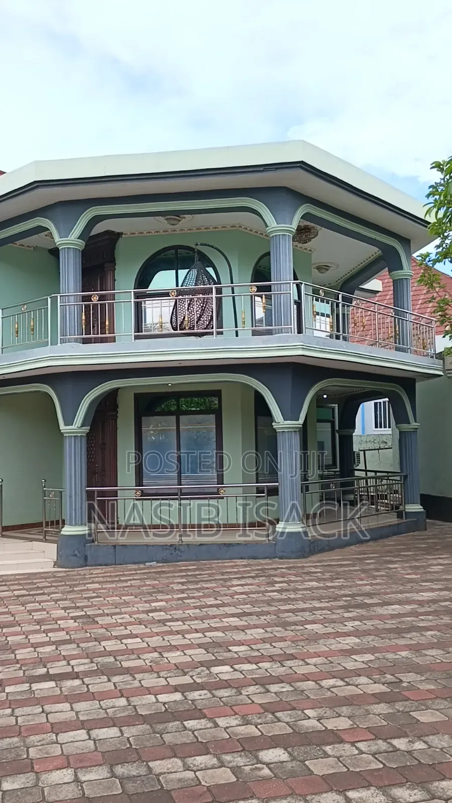 Furnished 7bdrm House in Mkolani for sale in Mkolani