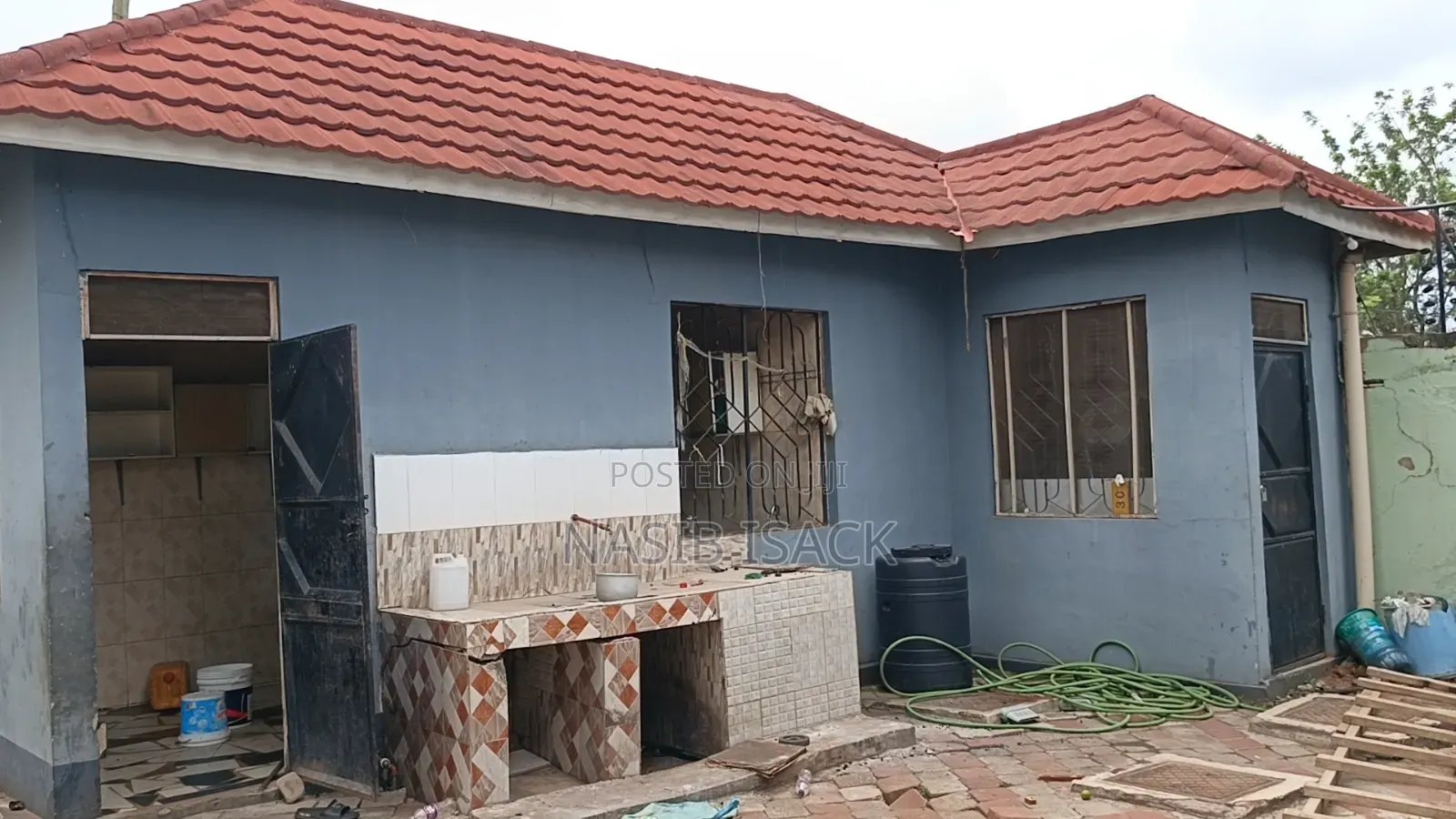 Furnished 7bdrm House in Mkolani for sale in Mkolani