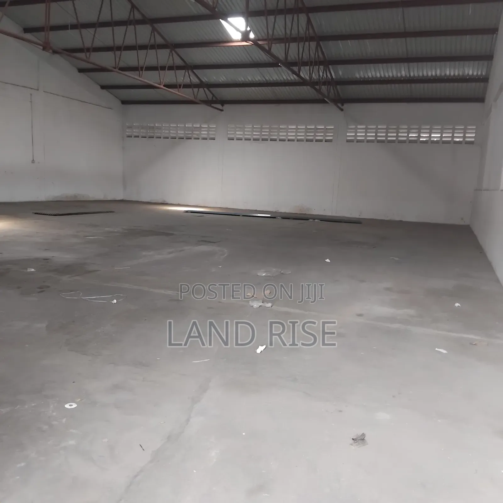 420 Godown / Warehouse in Mandela Road in Tabata