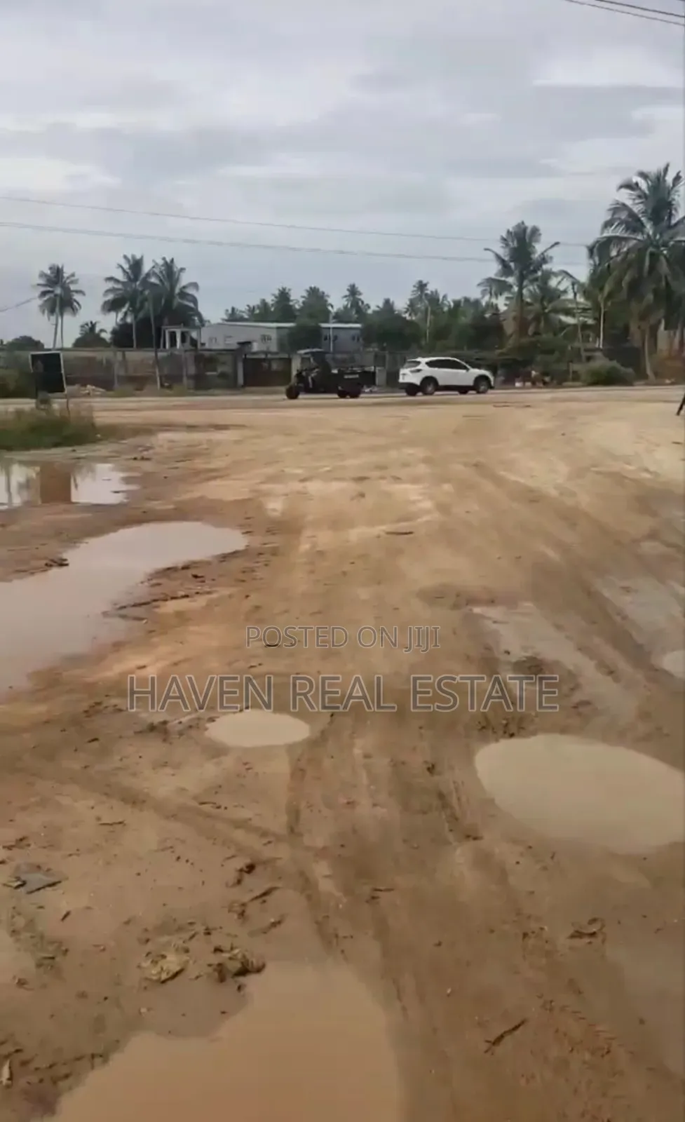 8 Acres Main Road Zinauzwa Kisemvule in Mbagala
