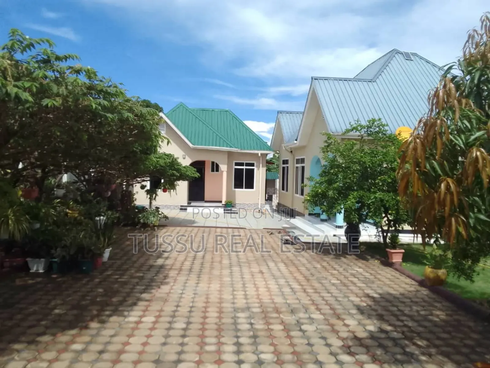 5bdrm House in Mabwepande, Kinondoni for sale in Kinondoni