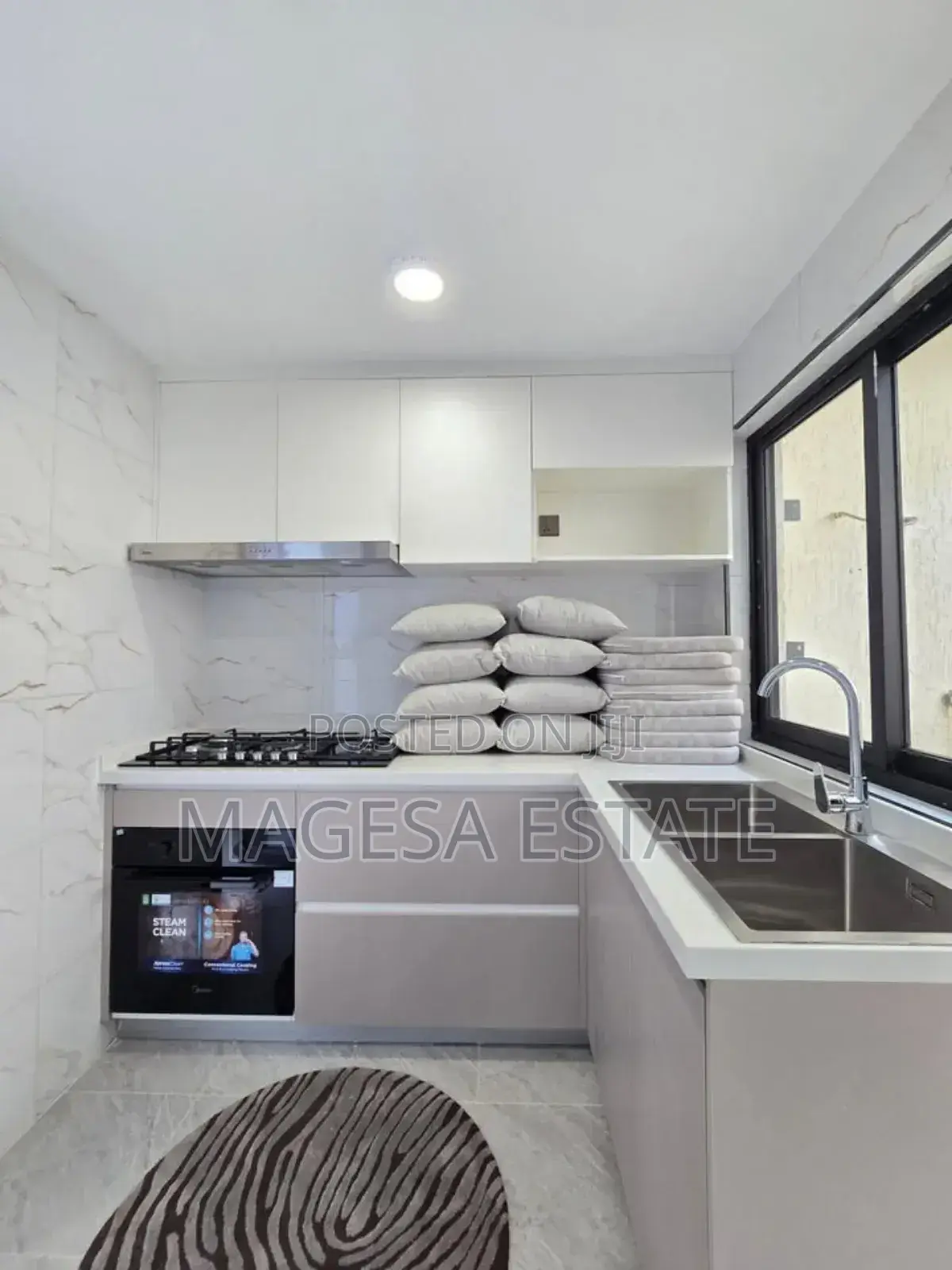 Furnished 3bdrm Apartment in Msasani for sale in Msasani