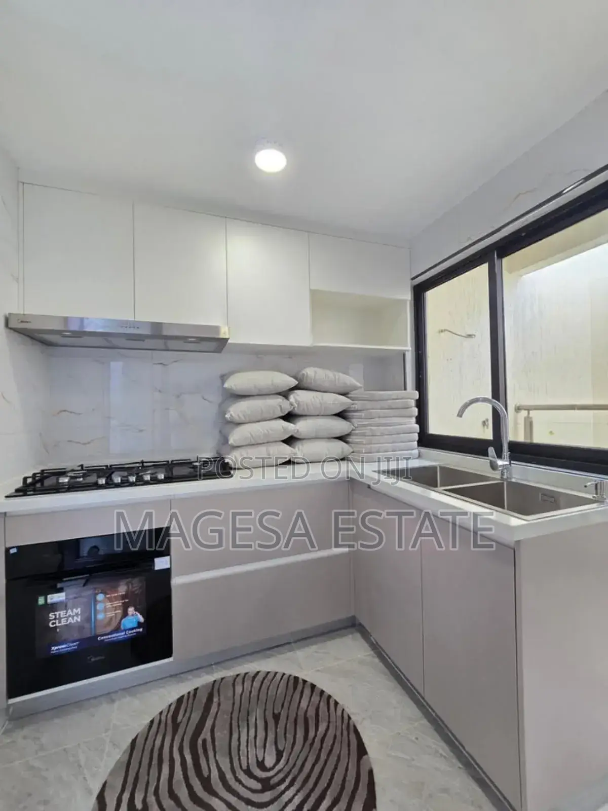 Furnished 3bdrm Apartment in Msasani for sale in Msasani
