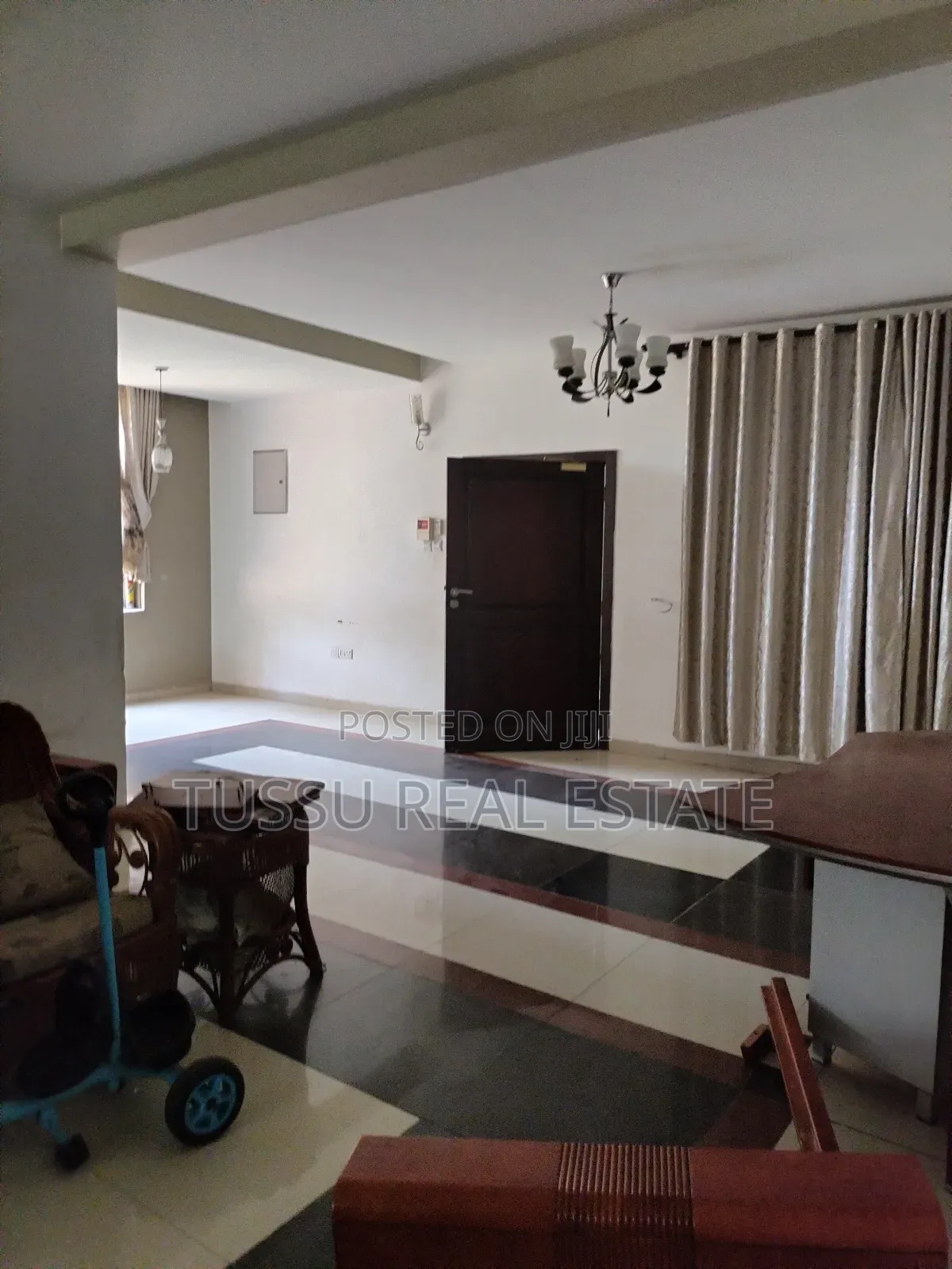 3bdrm Apartment in Mikochen, Mikocheni for sale in Mikocheni