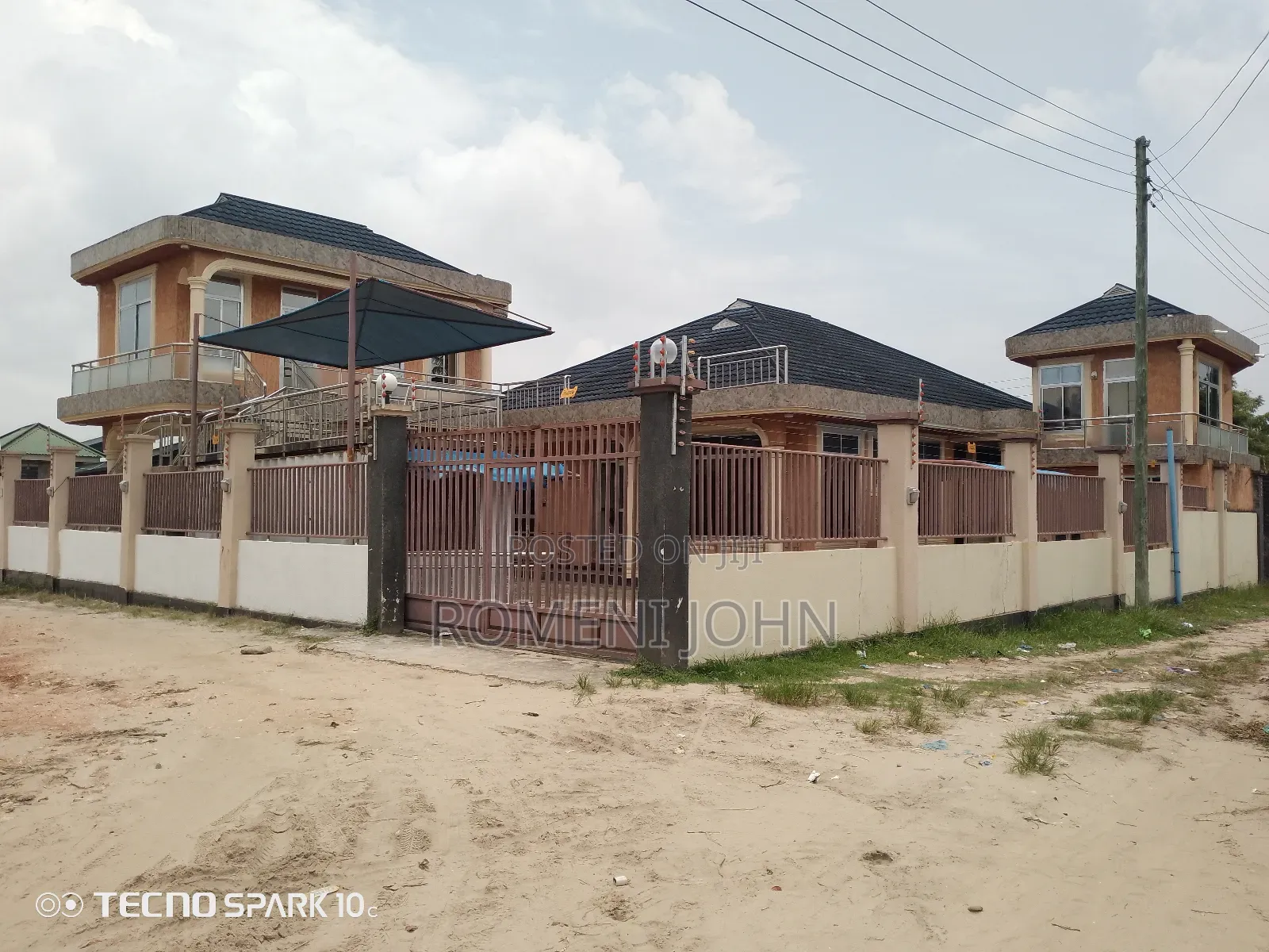 12bdrm House in Tanzania Daresalaam, Ilala for sale in Ilala