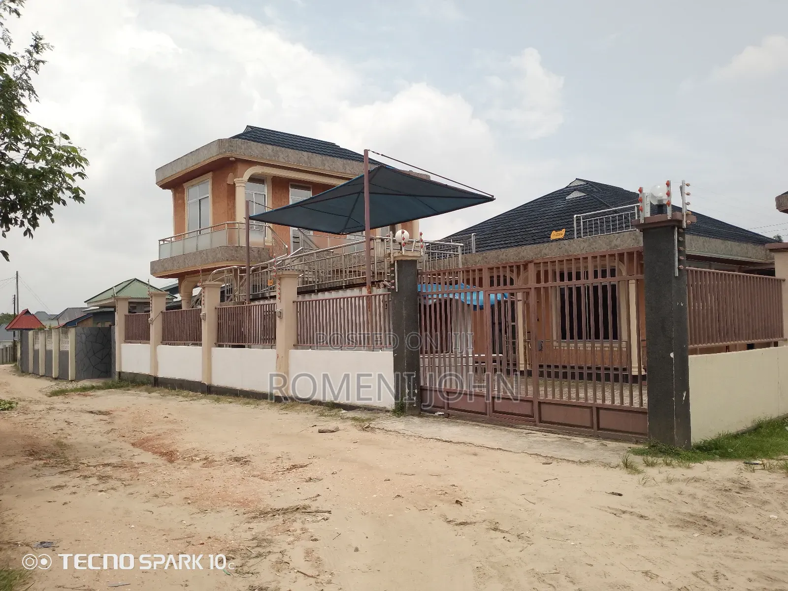 12bdrm House in Tanzania Daresalaam, Ilala for sale in Ilala