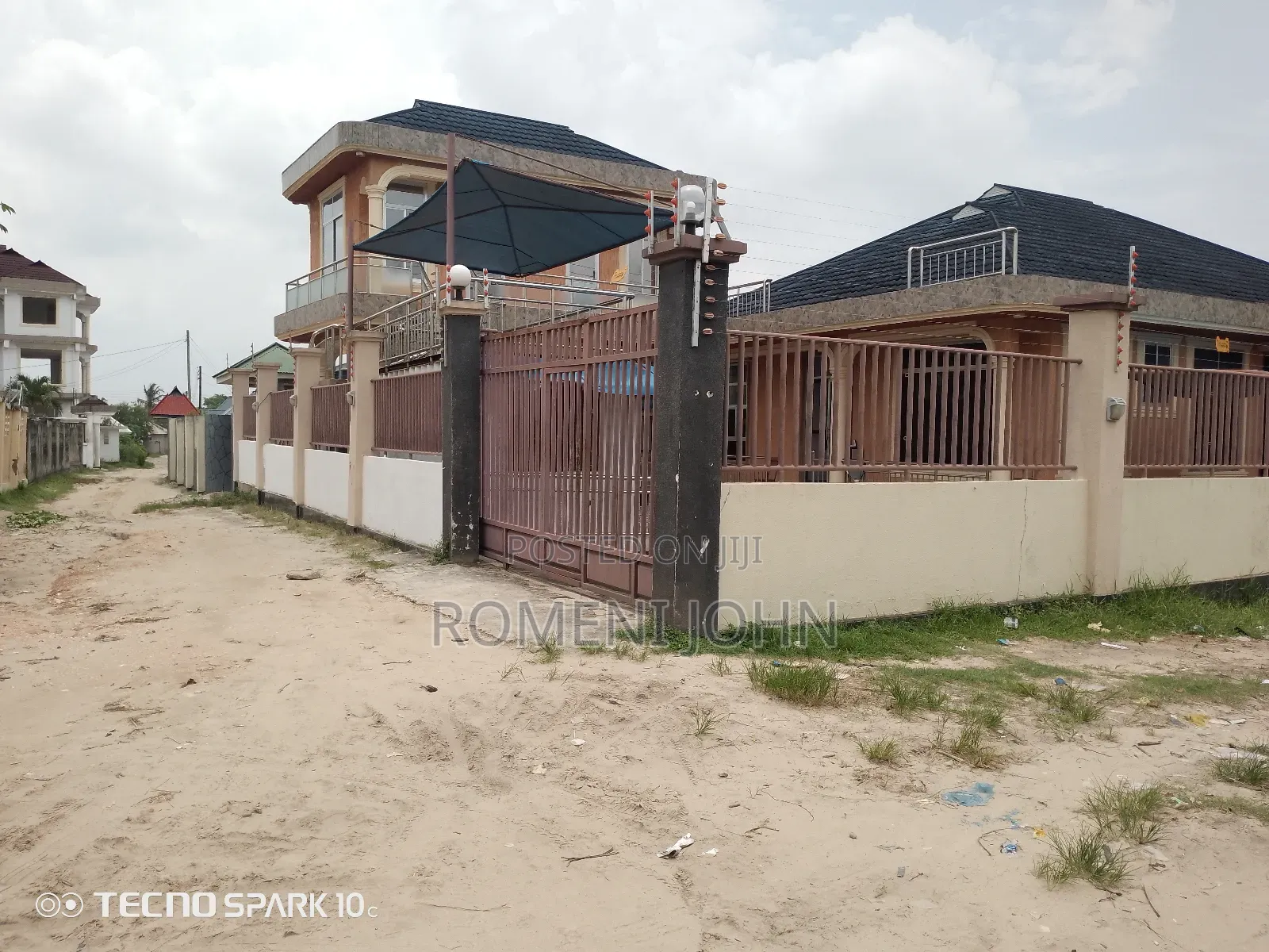 12bdrm House in Tanzania Daresalaam, Ilala for sale in Ilala