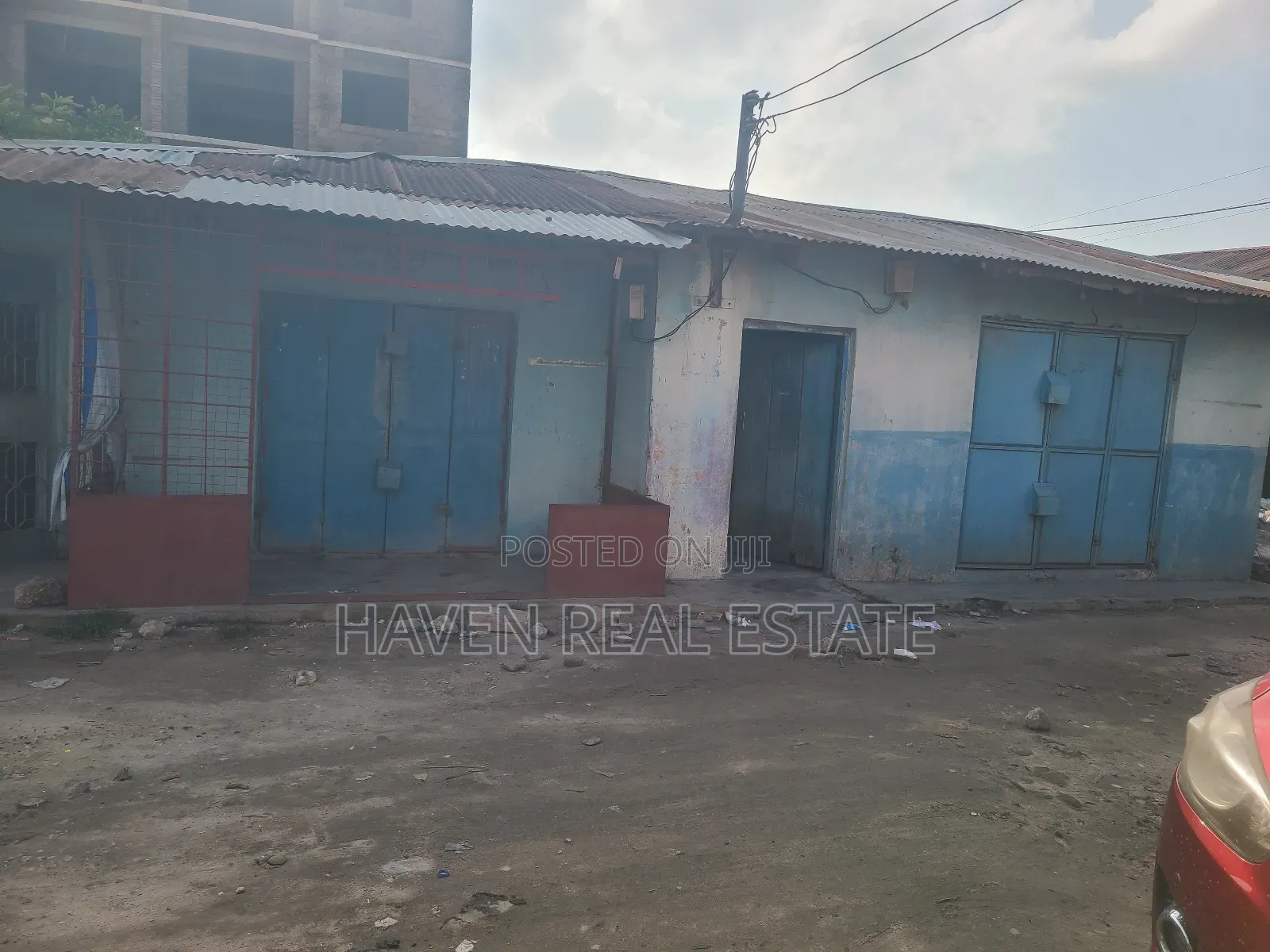 Kiwanja Kinauzwa Mtoni Kwa Azizi Ally in Mtoni
