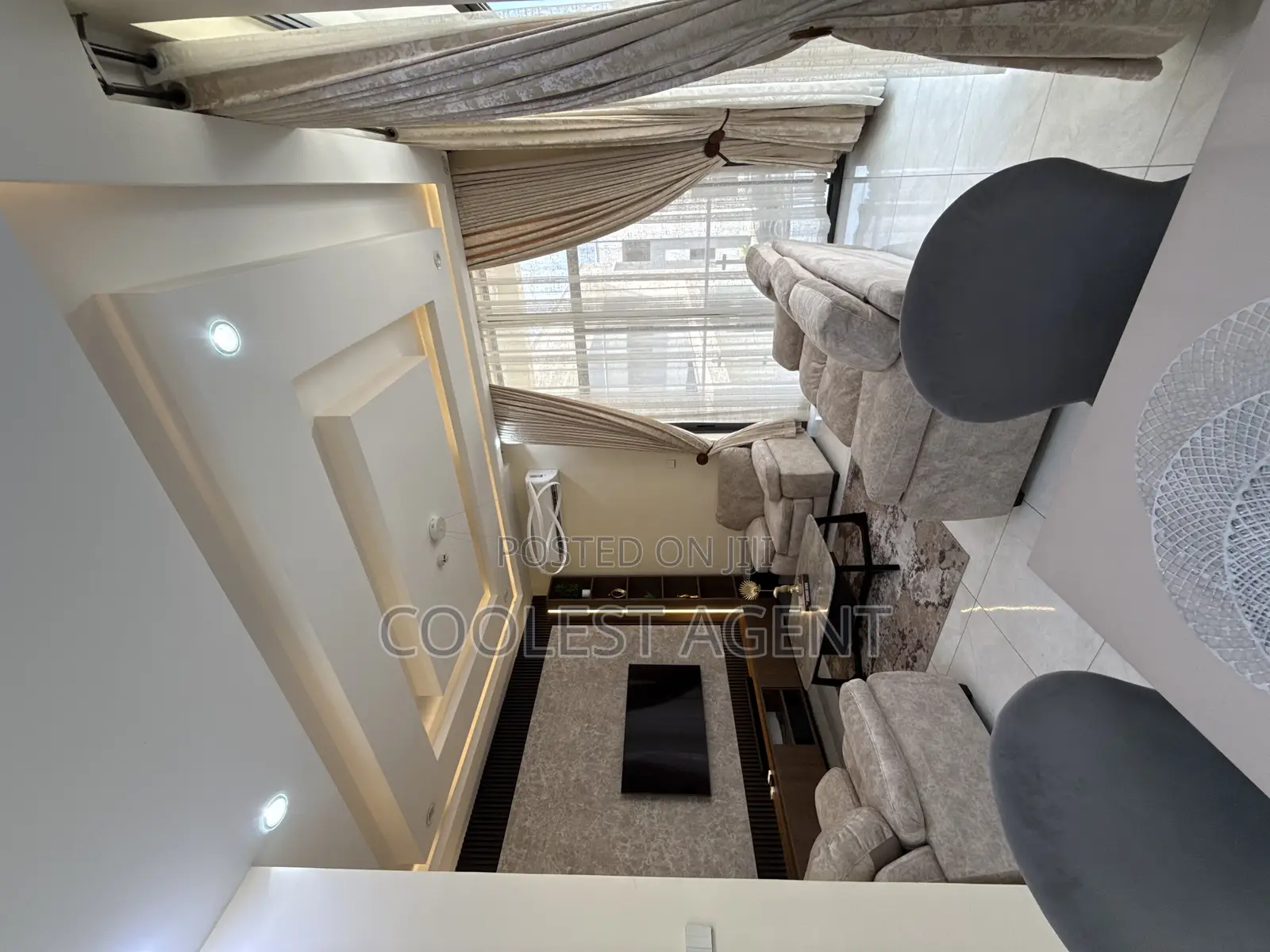 Furnished 2bdrm Apartment in Coolest Estate, Oyster Bay for rent in Oyster Bay
