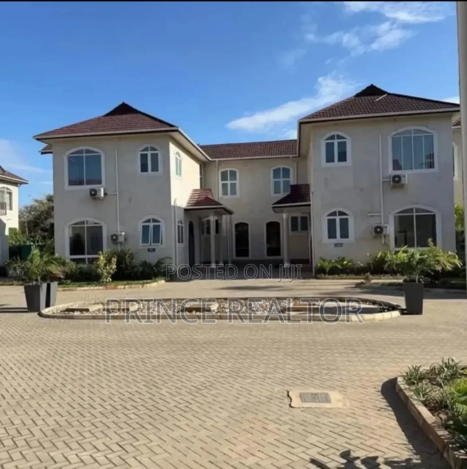 4bdrm Villa in Osterbay, Kinondoni for sale in Kinondoni