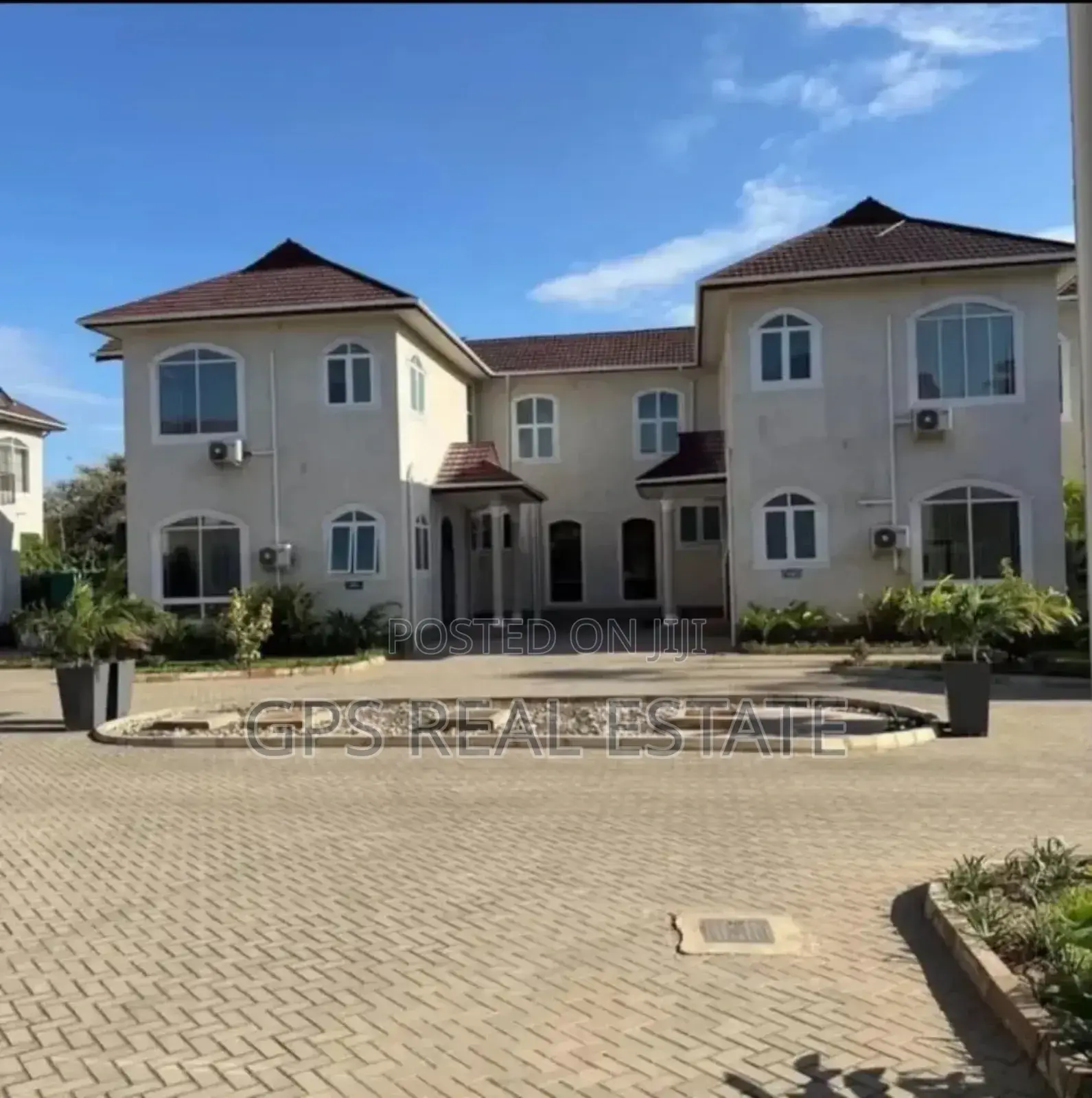 4bdrm Villa in Osterbay, Kinondoni for sale in Kinondoni