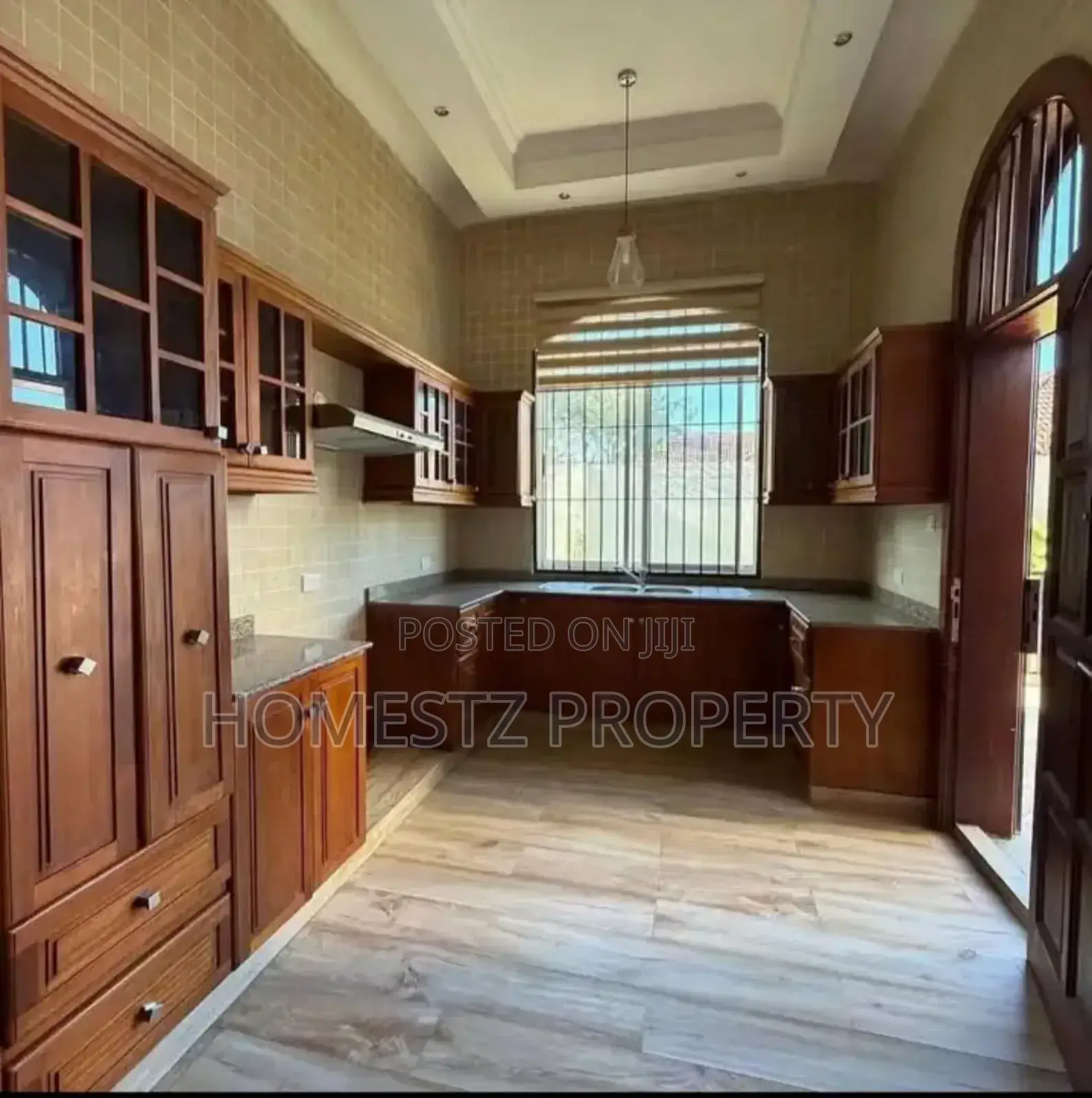 4bdrm Villa in Osterbay, Kinondoni for sale in Kinondoni