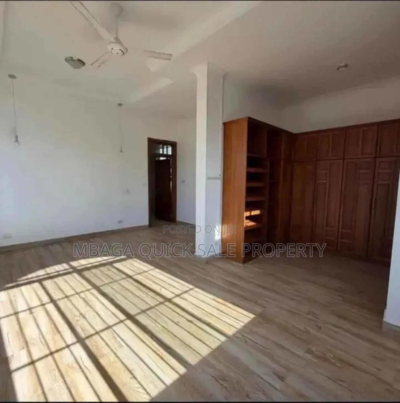 4bdrm House in Oyster Bay for sale in Oyster Bay