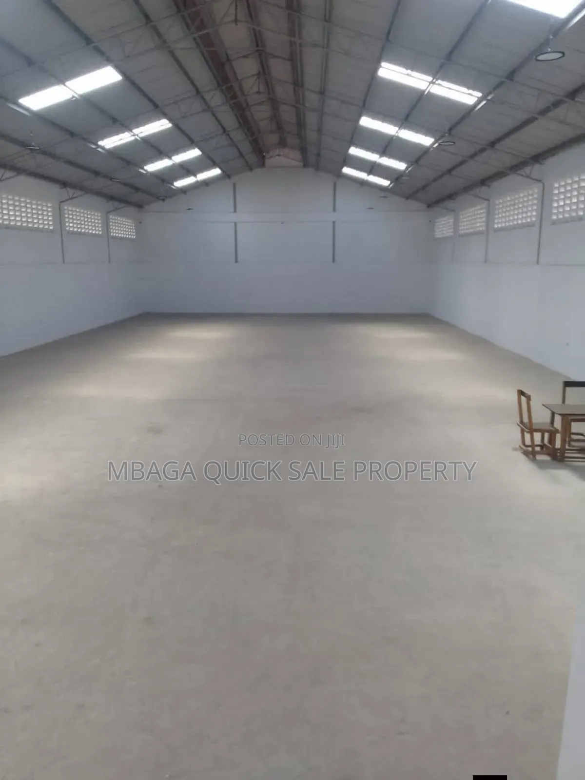 Godown With Office Space Area SQM 1000 for Rent at Jet Airport in Kipawa