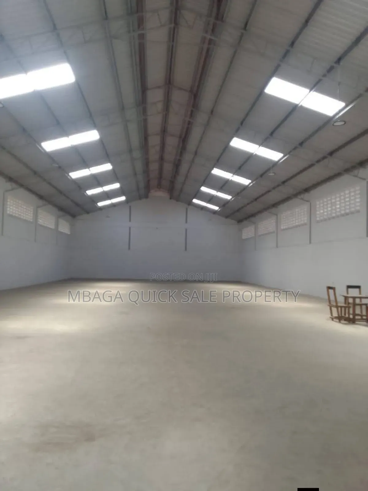 Godown With Office Space Area SQM 1000 for Rent at Jet Airport in Kipawa