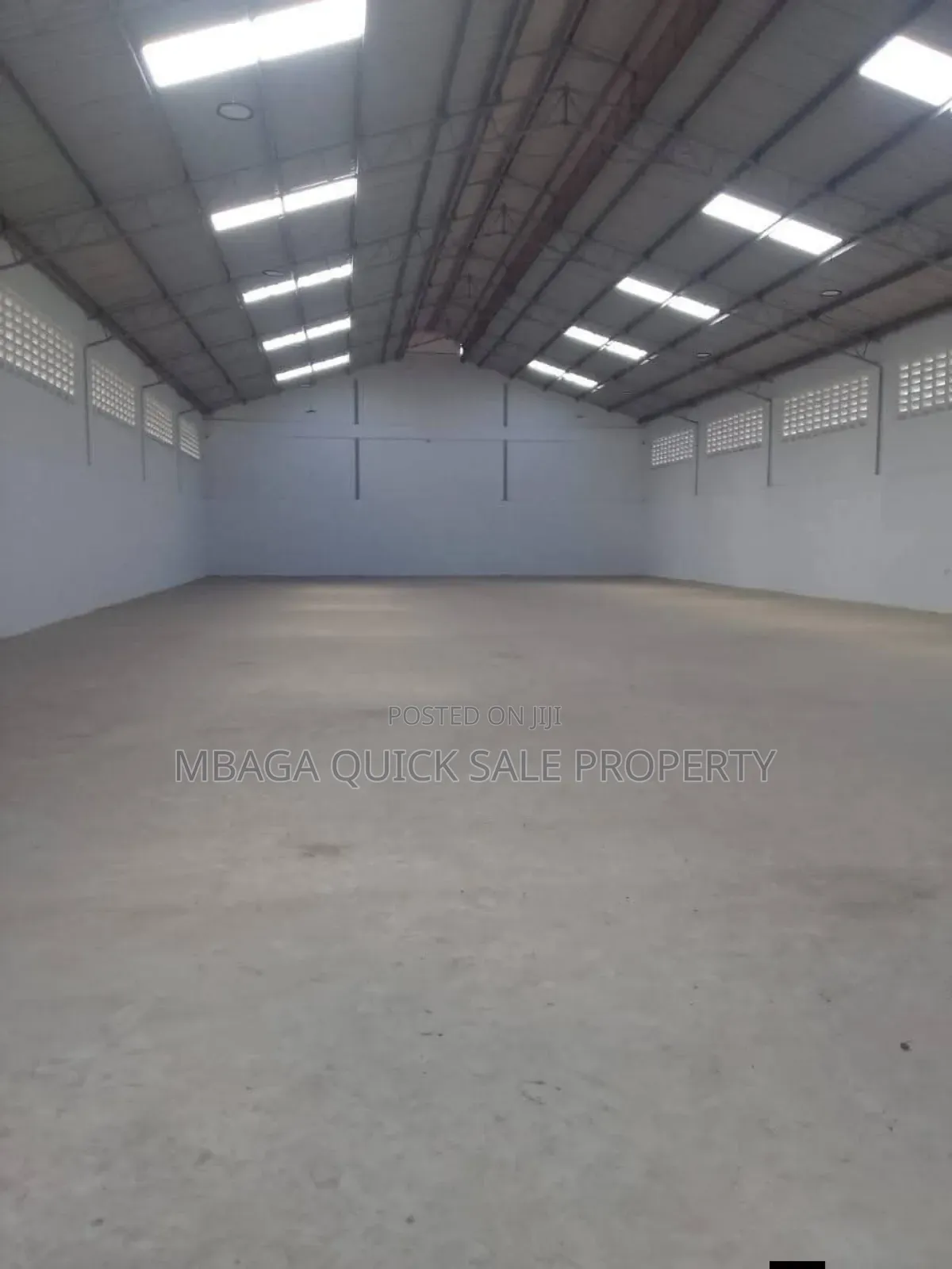 Godown With Office Space Area SQM 1000 for Rent at Jet Airport in Kipawa