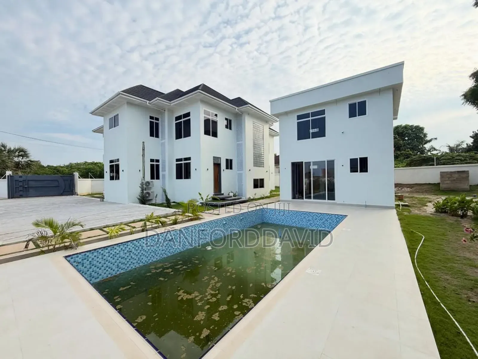 5bdrm House in Kahwa Resl Estate, Mbezi Beach for sale in Mbezi Beach