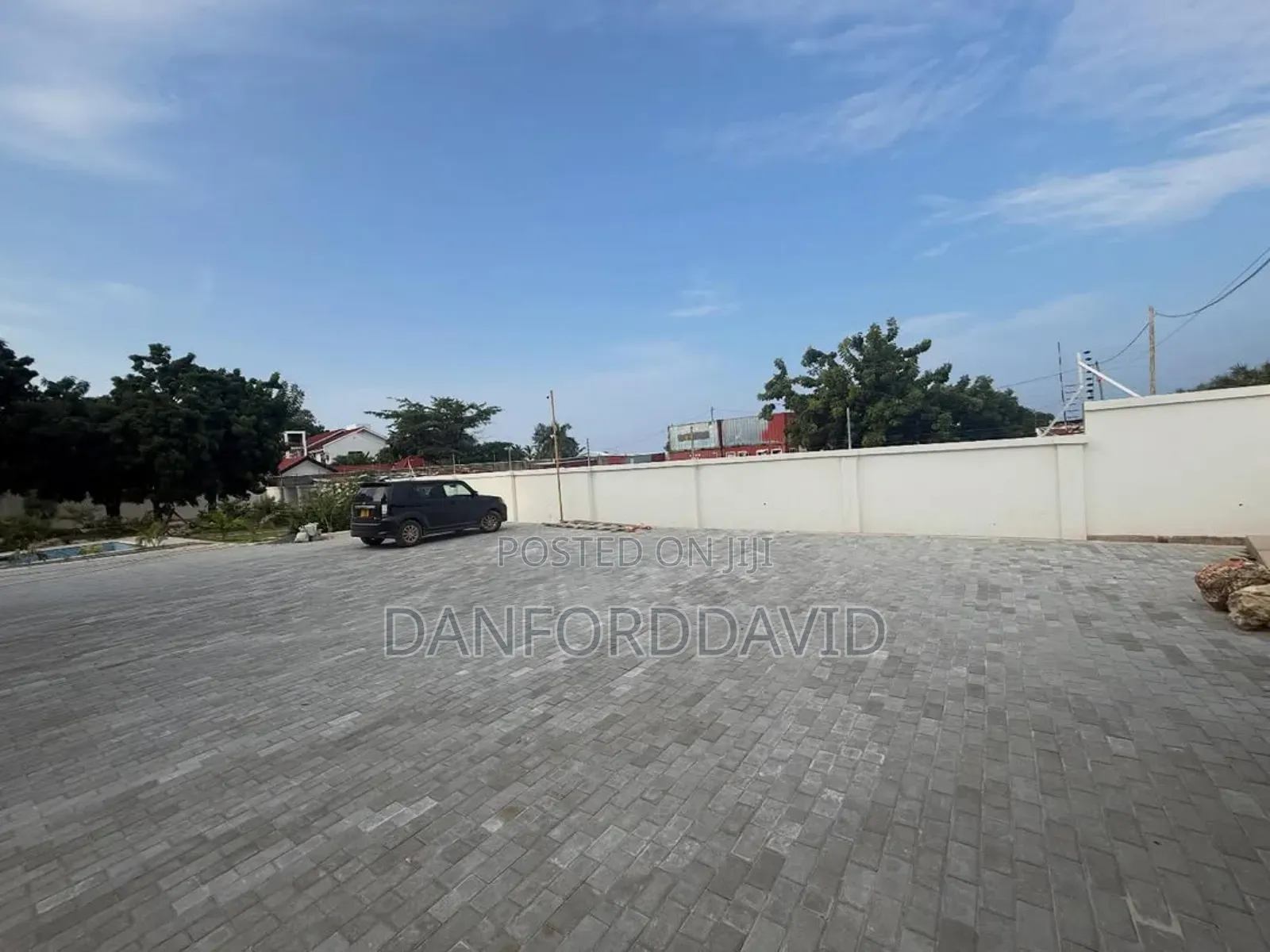 5bdrm House in Kahwa Resl Estate, Mbezi Beach for sale in Mbezi Beach