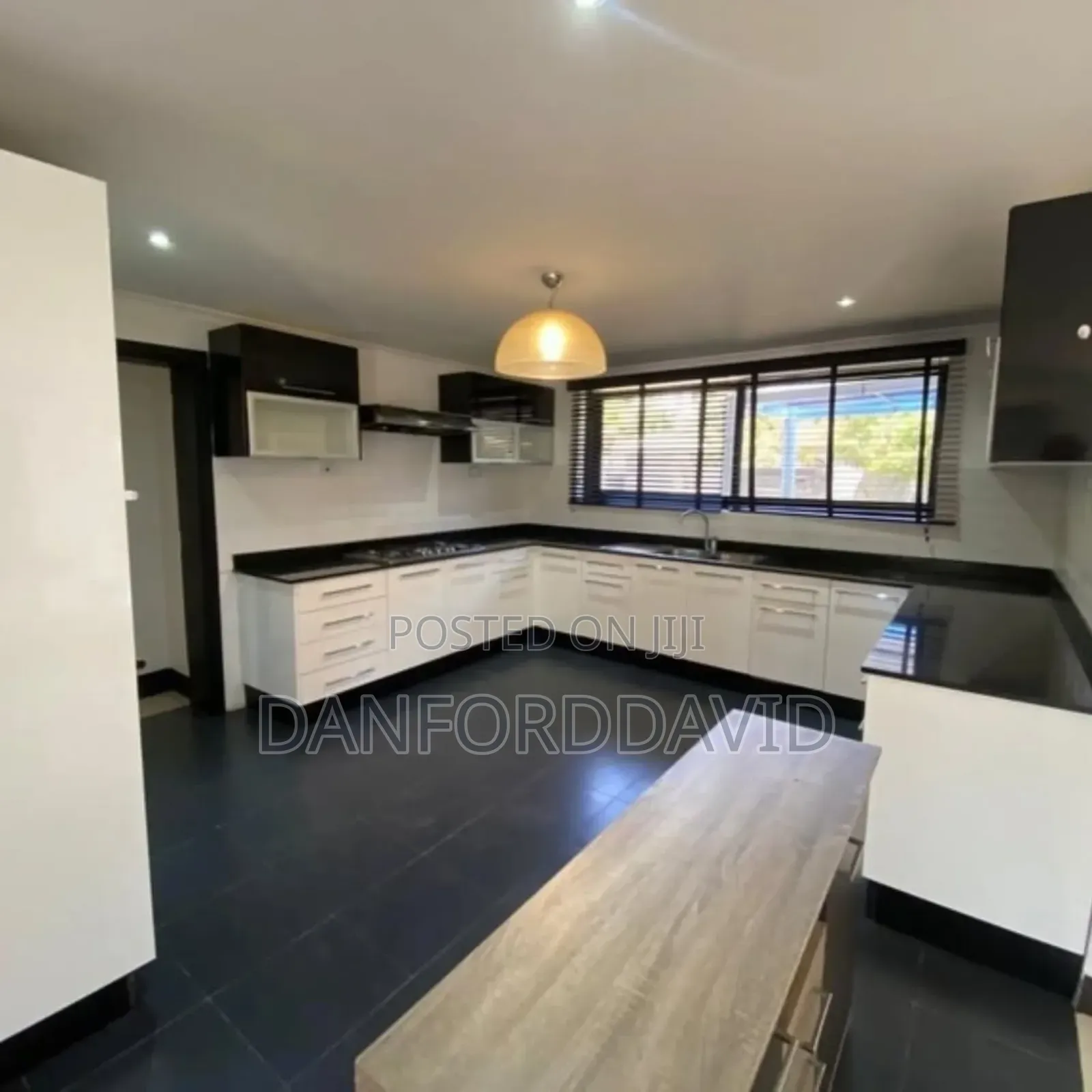 5bdrm House in Kahwa Real Estate, Masaki for sale in Masaki