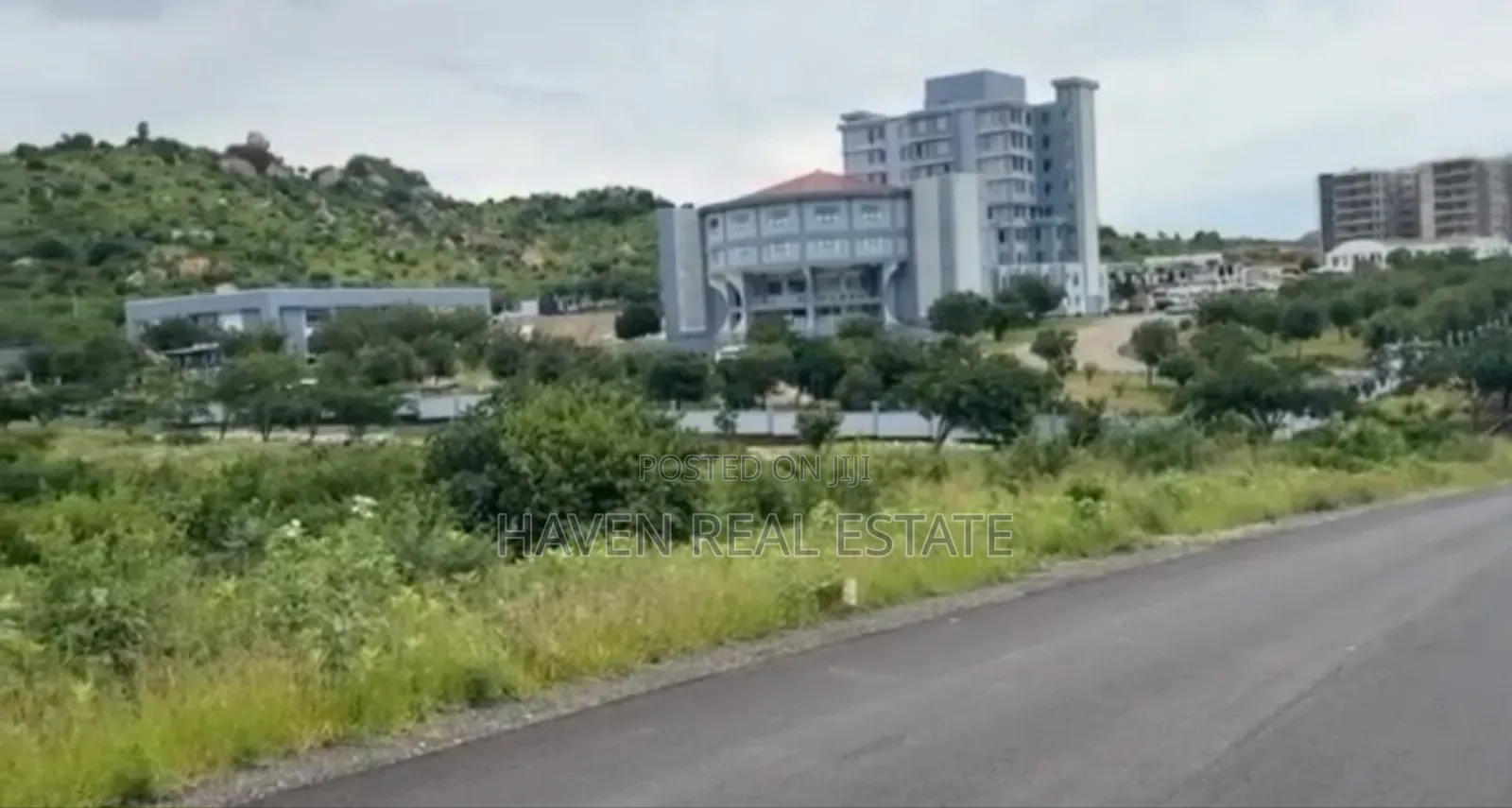 *A Very Prime Commercial Plot Inauzwa Mjini Dodoma* in Membe