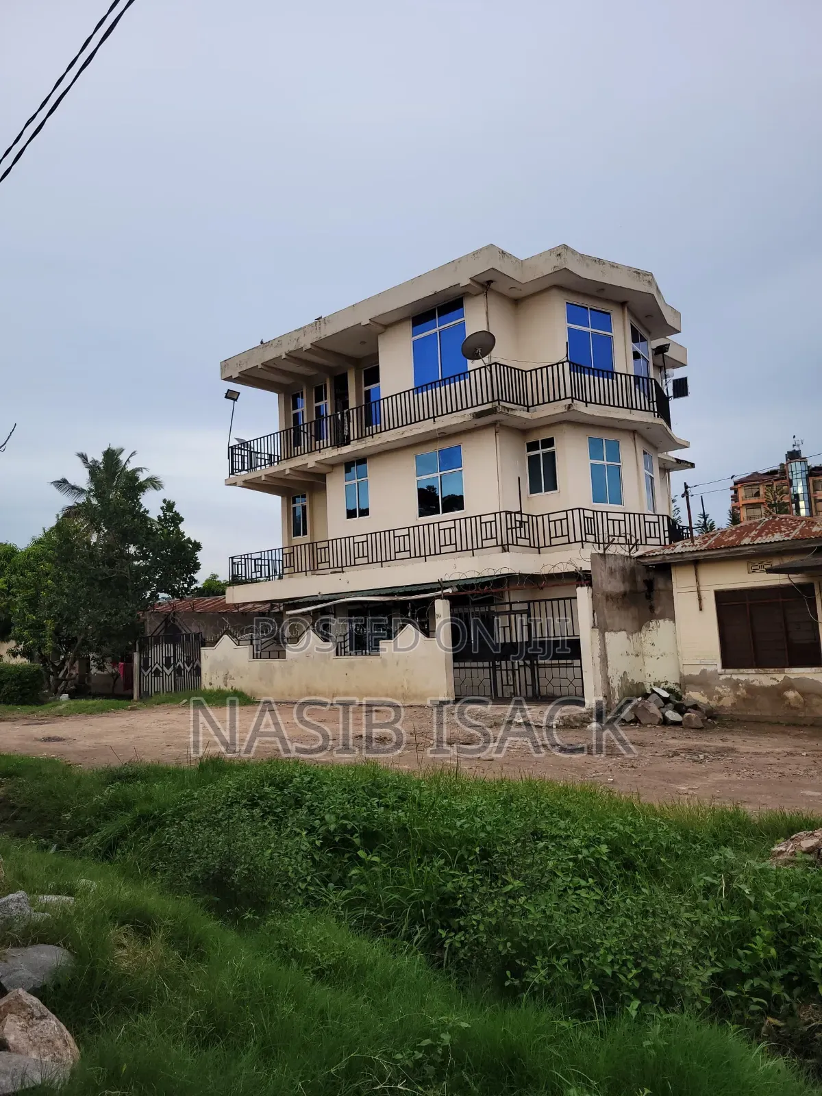 Furnished 8bdrm Apartment in Buswelu for sale in Buswelu
