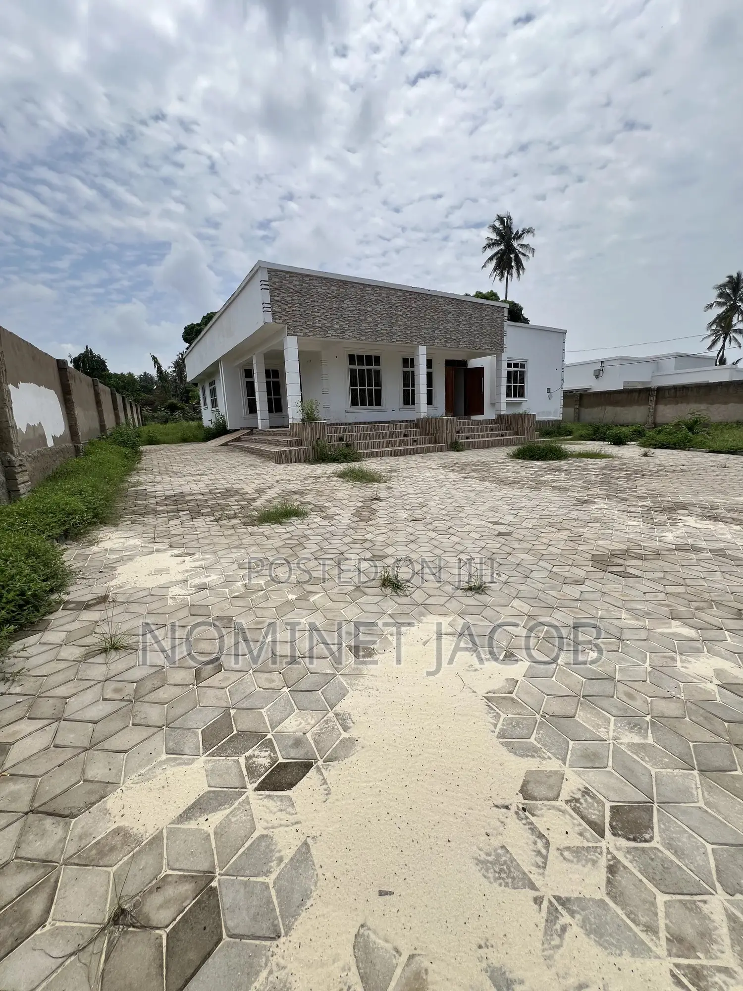 3bdrm House in Salasala Mboma Road, Kunduchi for sale in Kunduchi