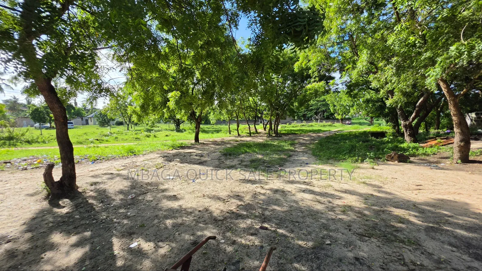 Plot Area SQM 1000 for Sale at Salasala in Goba