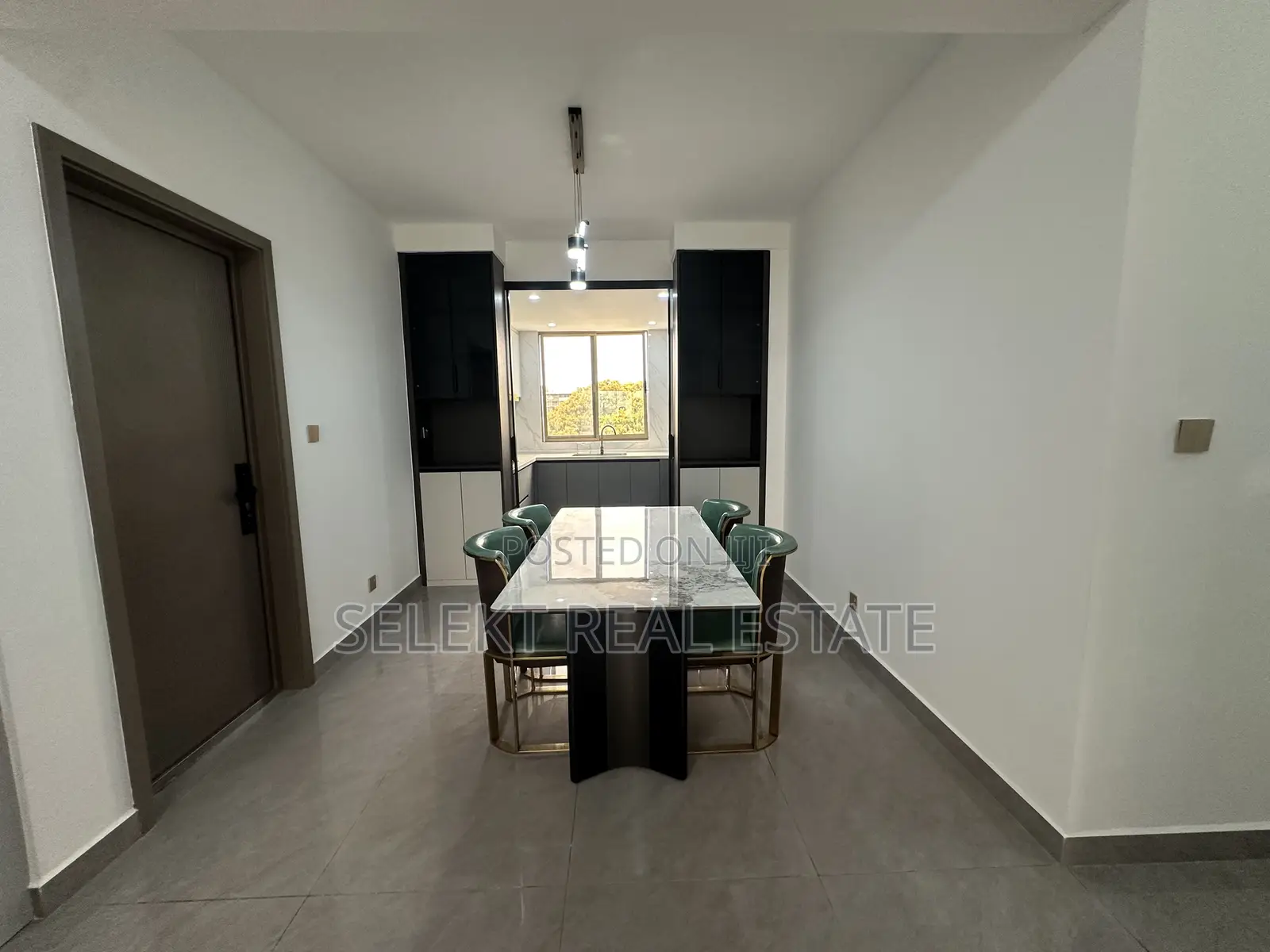 Furnished 3bdrm Apartment in Oyster Bay for sale in Oyster Bay