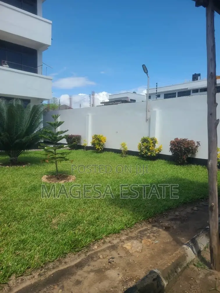 Furnished 2bdrm Apartment in Magesa Estate, Masaki for rent in Masaki