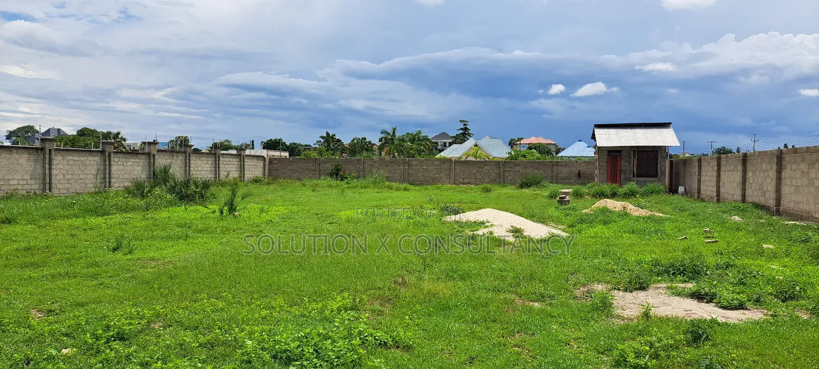 Kiwanja Kinauzwa Mbweni Mpiji Ndani Ya Fence in Mbweni