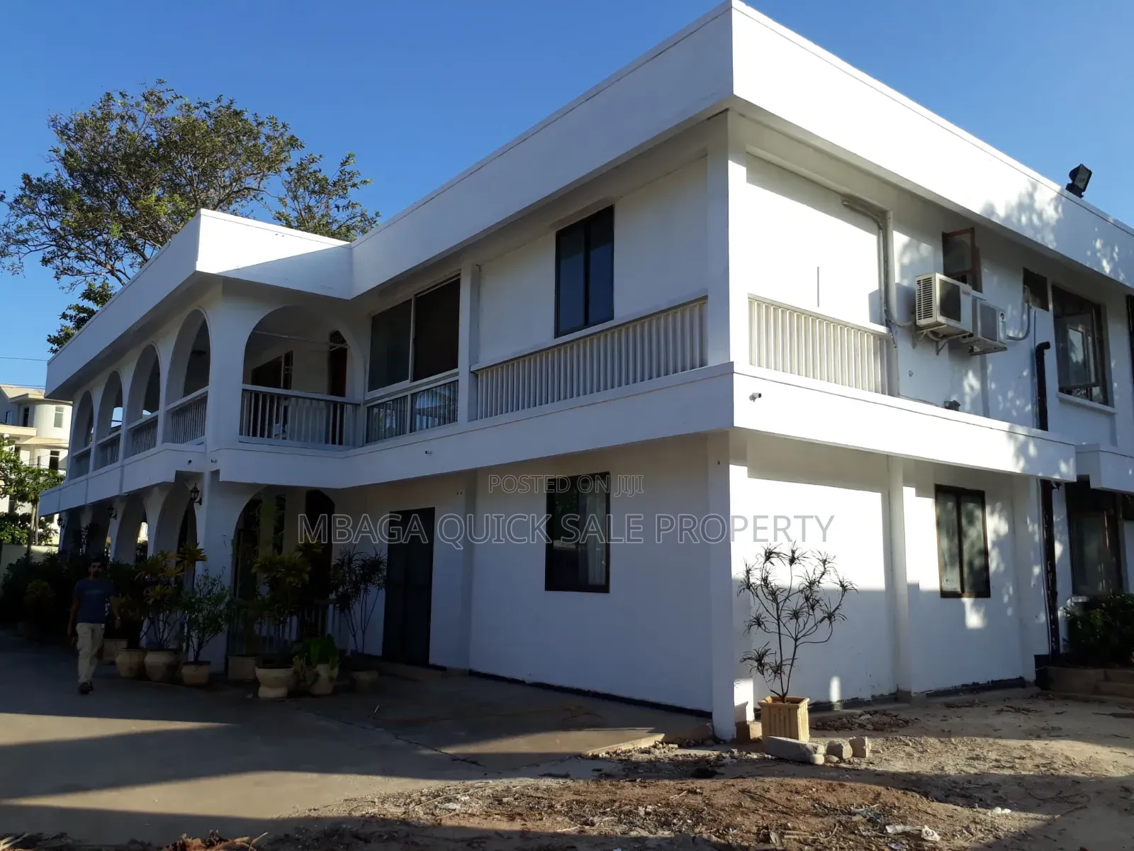 10bdrm House in Mikocheni for rent in Mikocheni