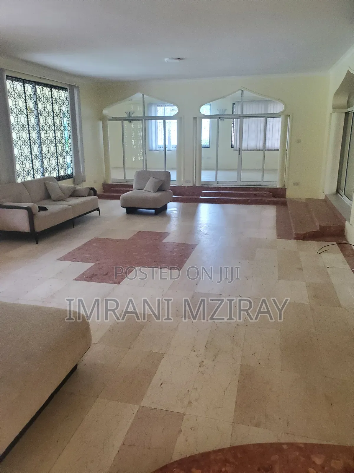 5bdrm Bungalow in Oyster Bay for rent in Oyster Bay
